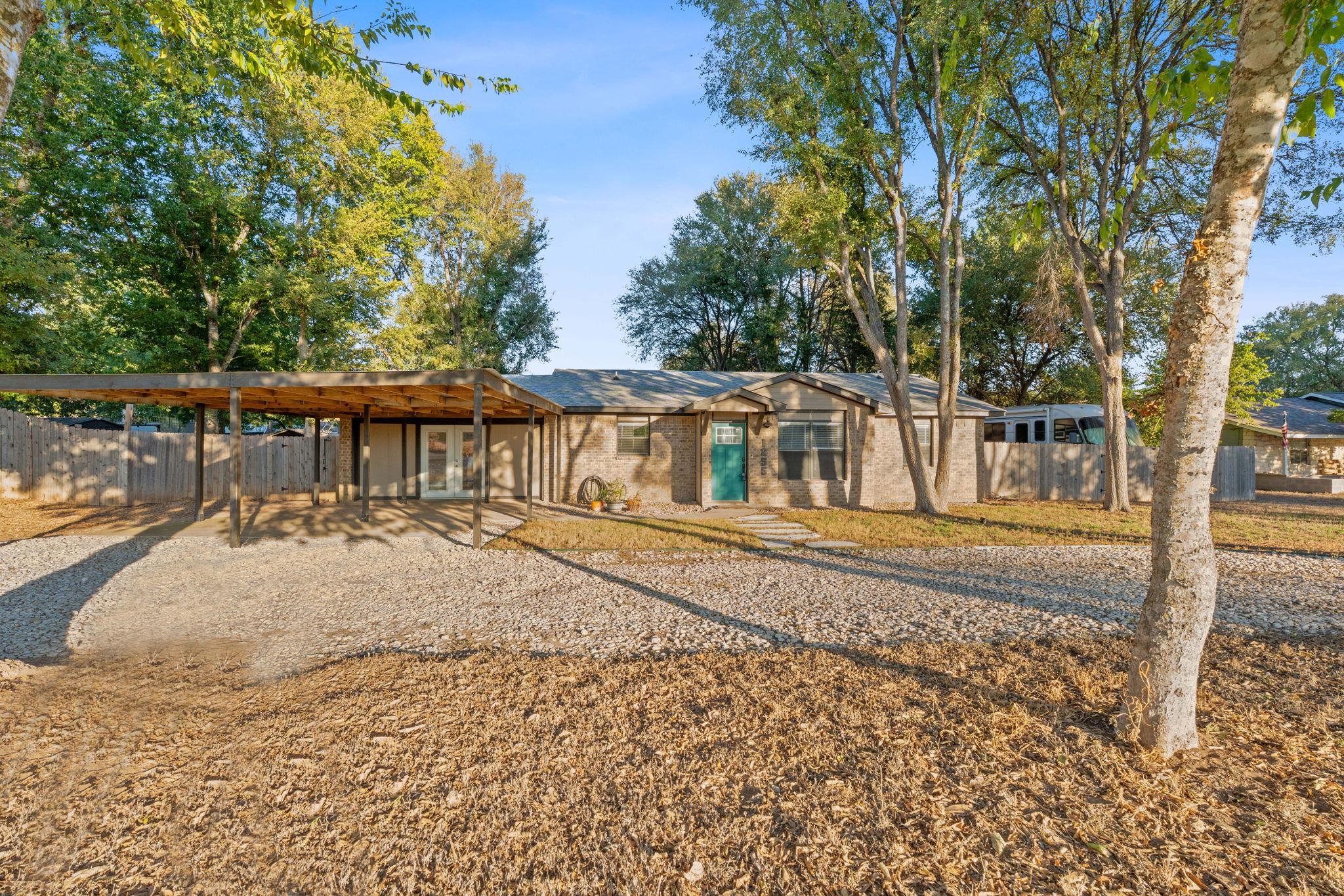 1255 Lovers Ln, Bastrop, TX 78602