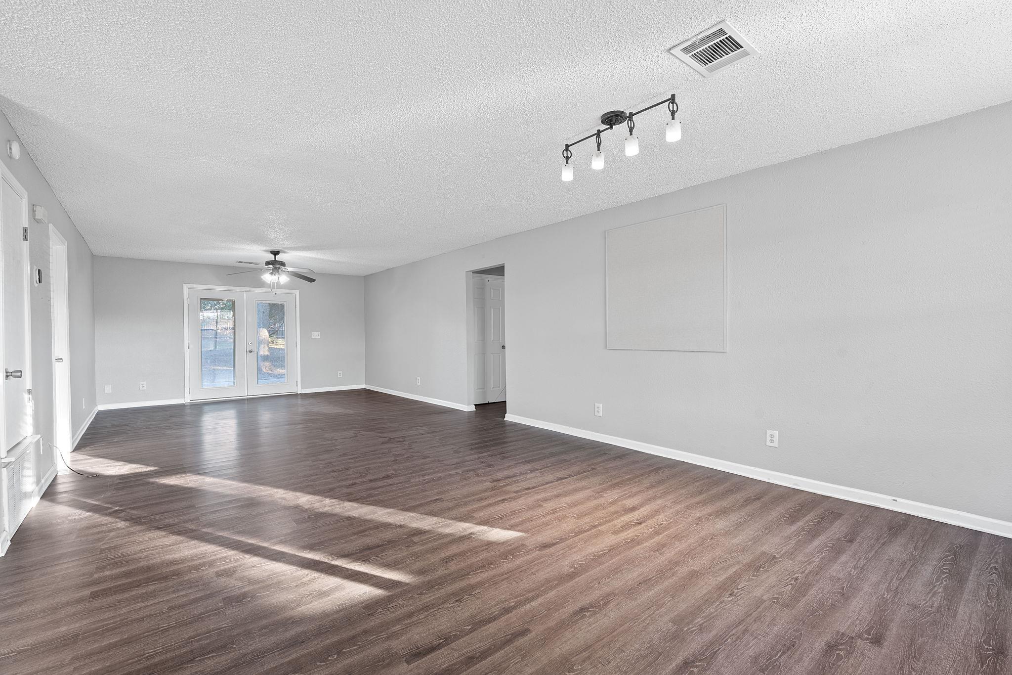 1255 Lovers Ln, Bastrop, TX 78602