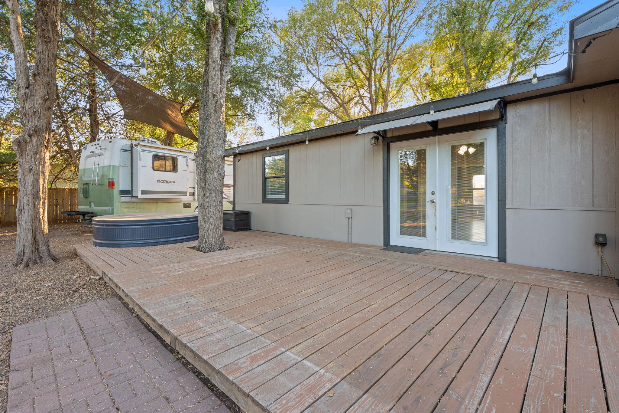 1255 Lovers Ln, Bastrop, TX 78602