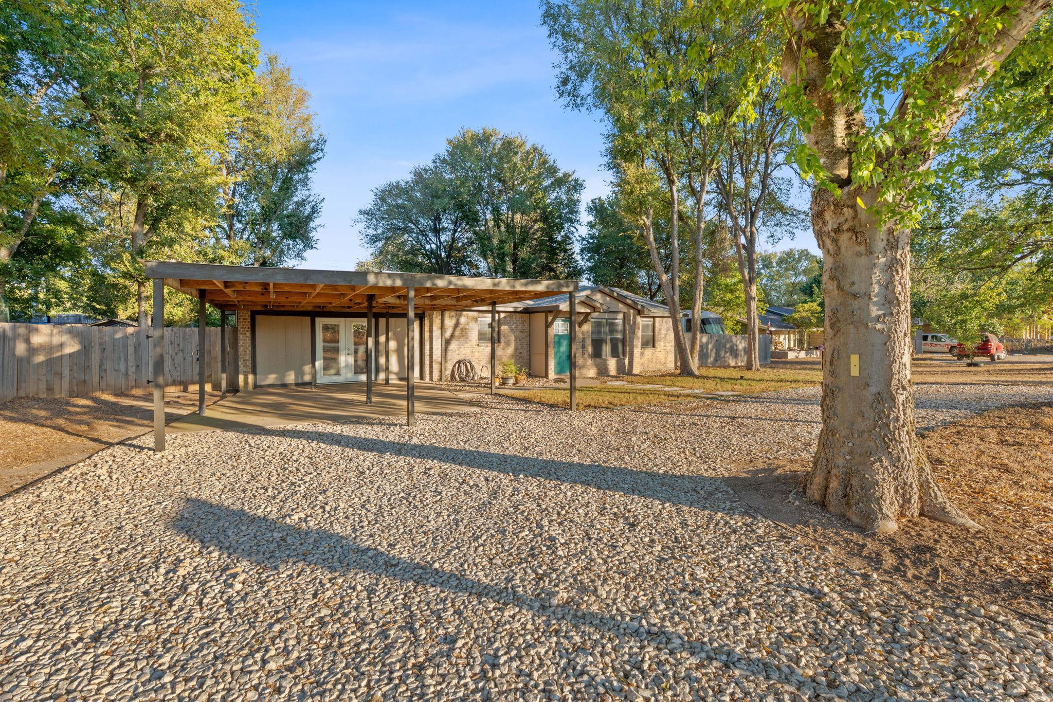 1255 Lovers Ln, Bastrop, TX 78602