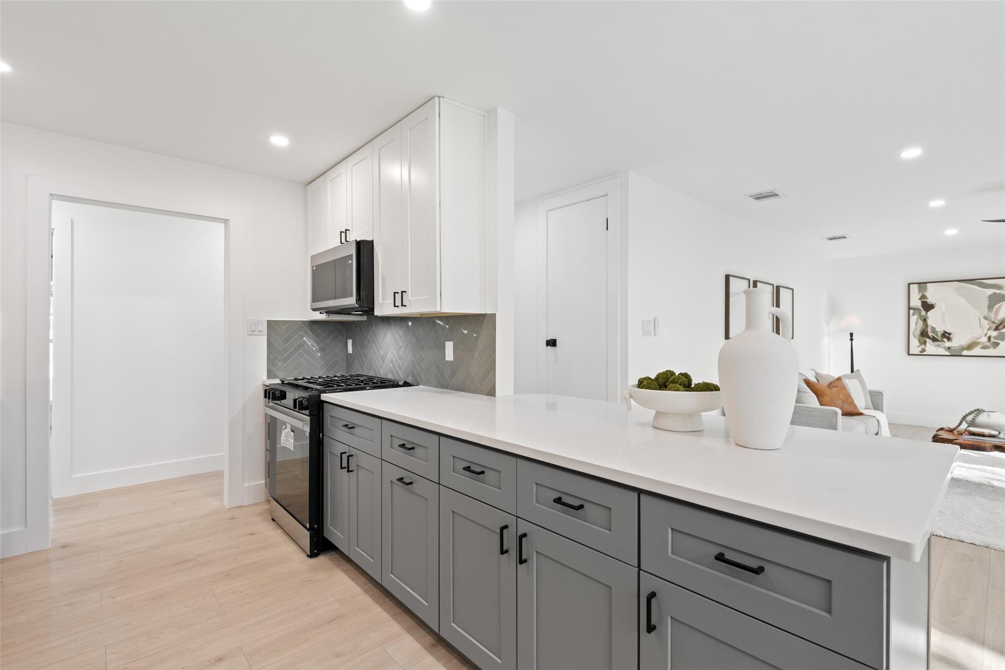 7729 Croftwood Dr, Austin, TX 78749