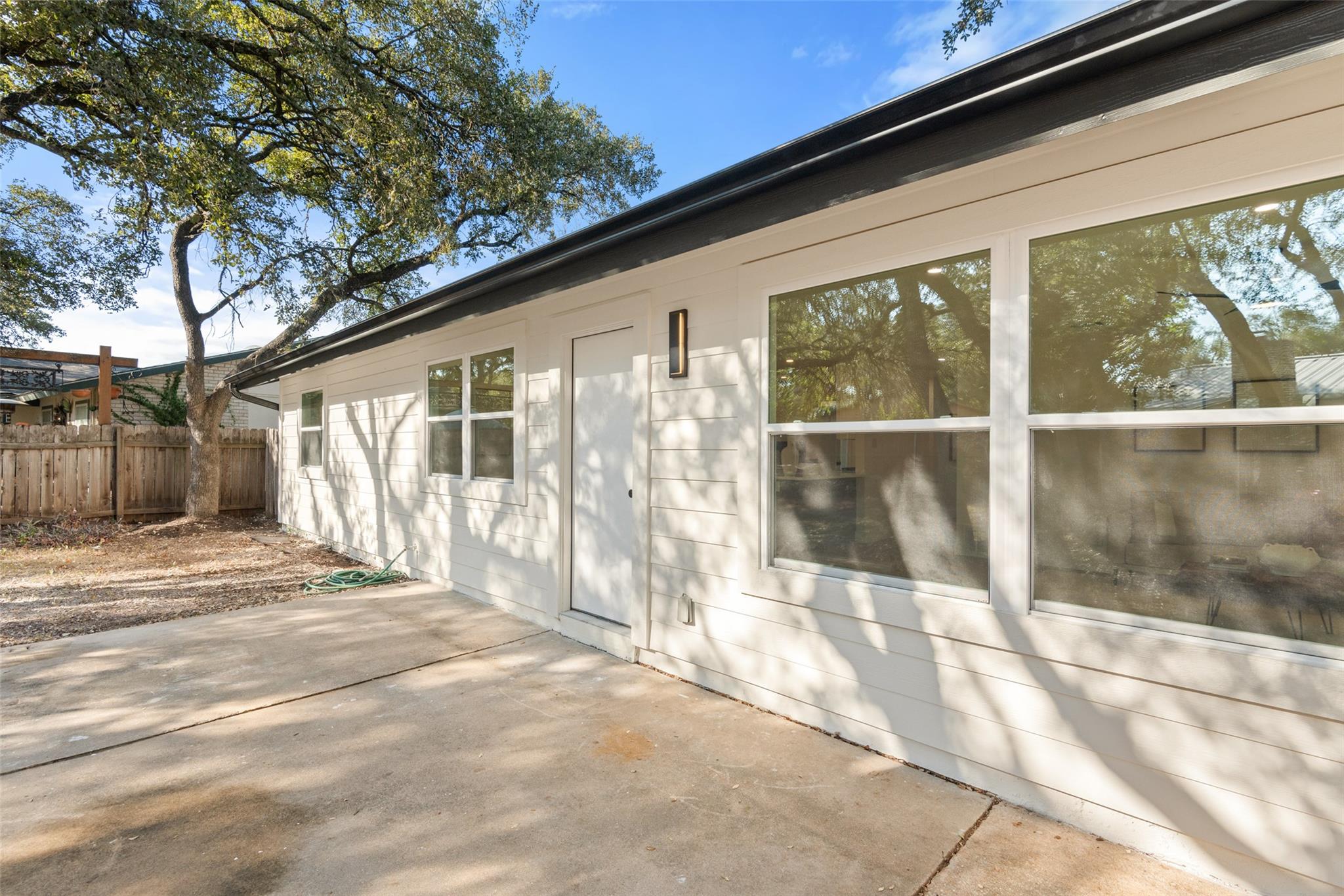 7729 Croftwood Dr, Austin, TX 78749