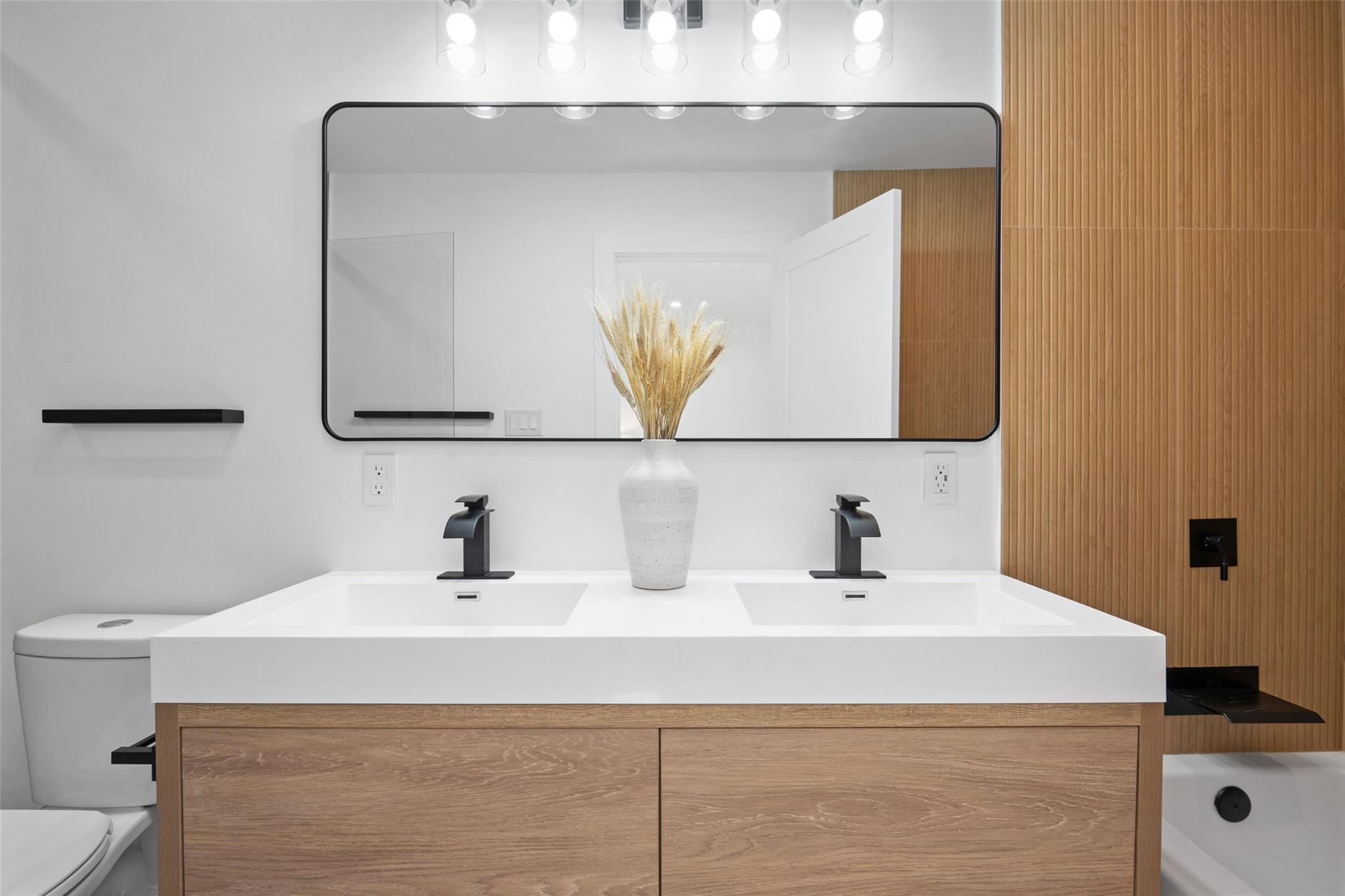 7729 Croftwood Dr, Austin, TX 78749