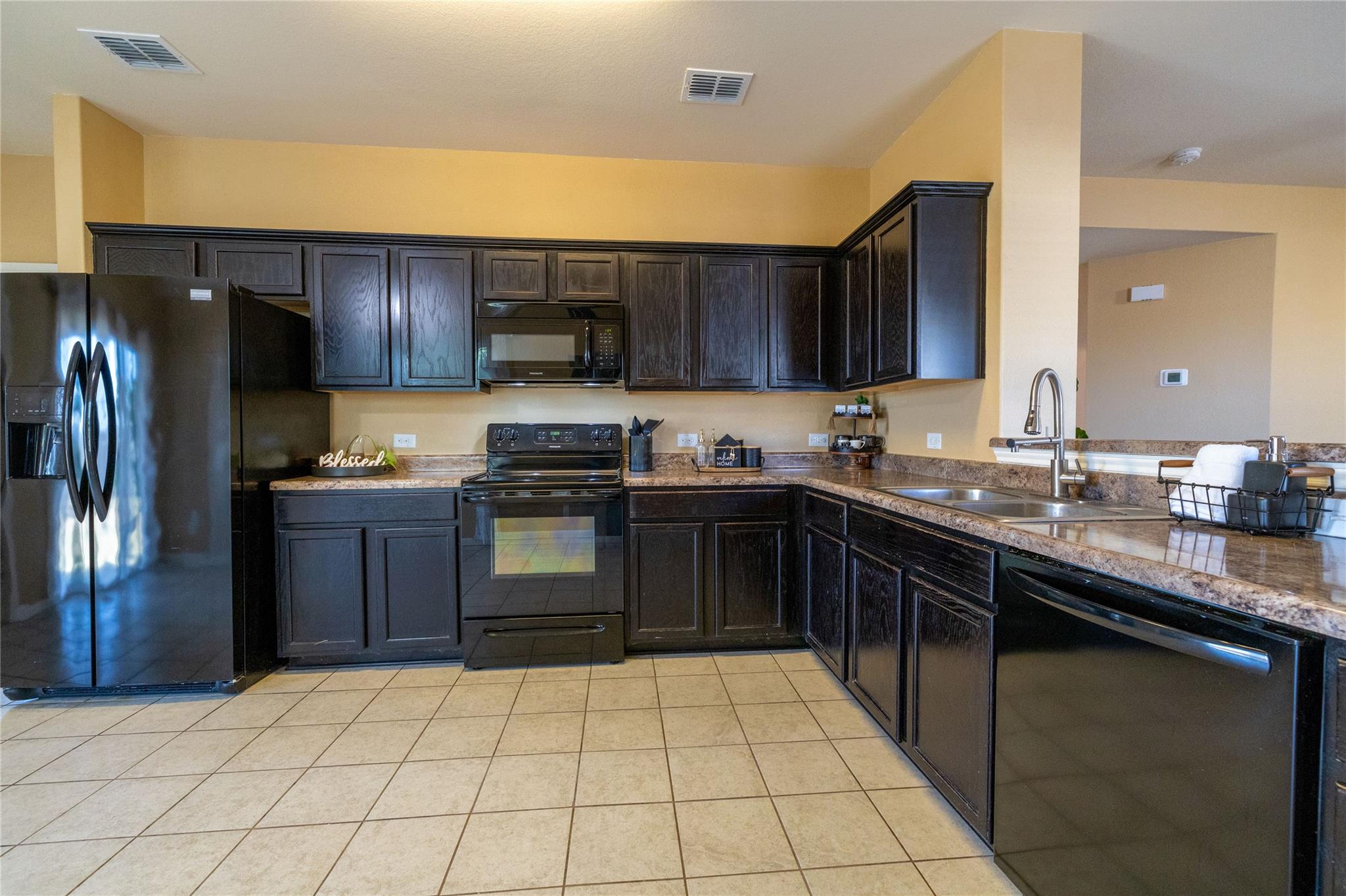 1514 Wedgewood Cv, Lockhart, TX 78644