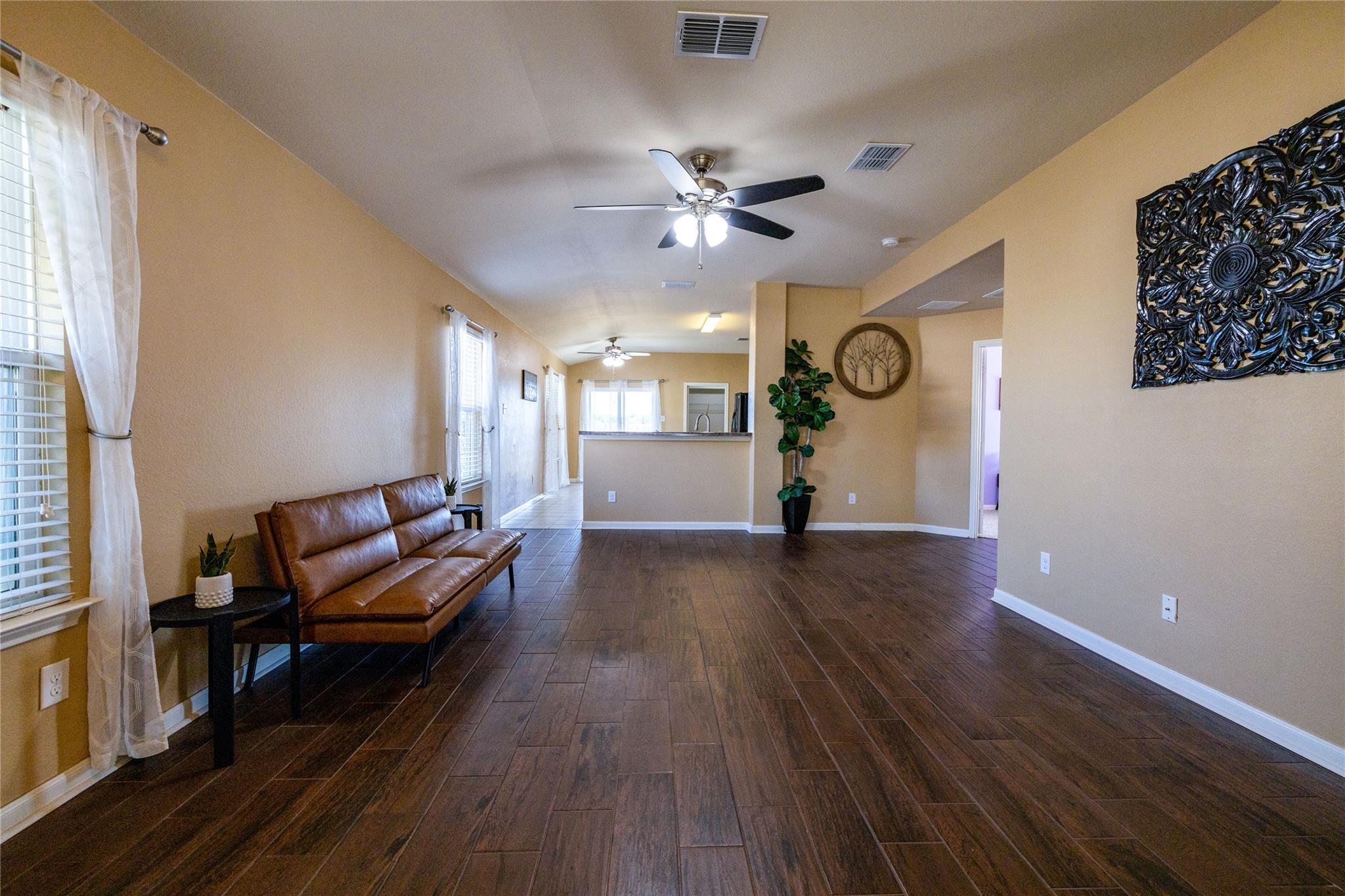 1514 Wedgewood Cv, Lockhart, TX 78644