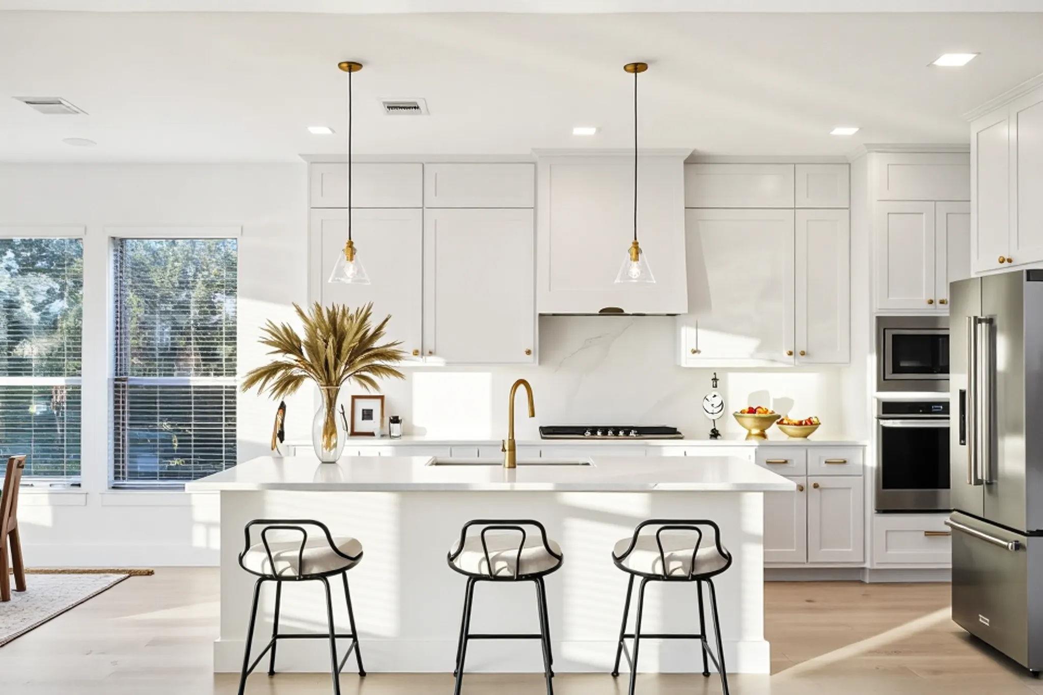 7409 Turnback Ledge Trl, Lago Vista, TX 78645