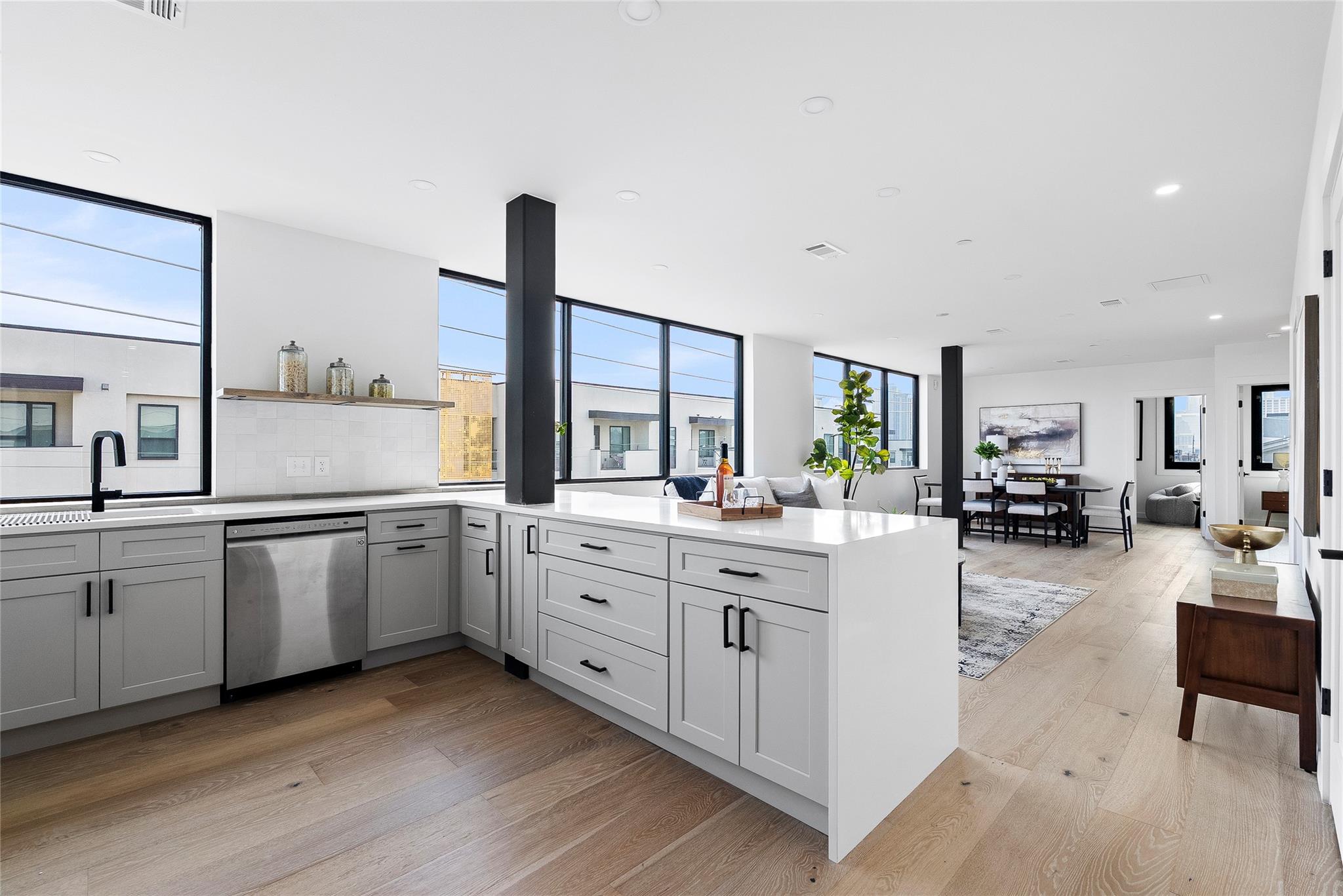 1800 E 4th St # 396, Austin, TX 78702