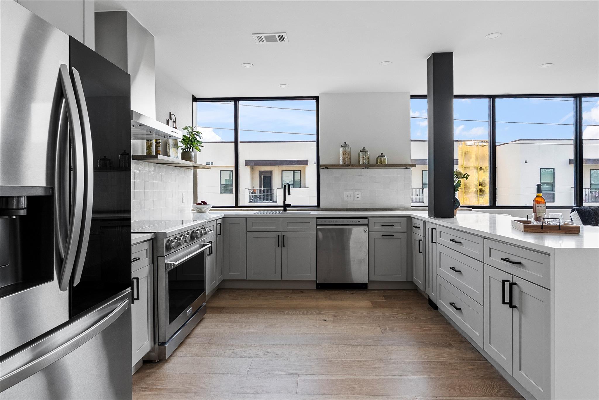 1800 E 4th St # 396, Austin, TX 78702