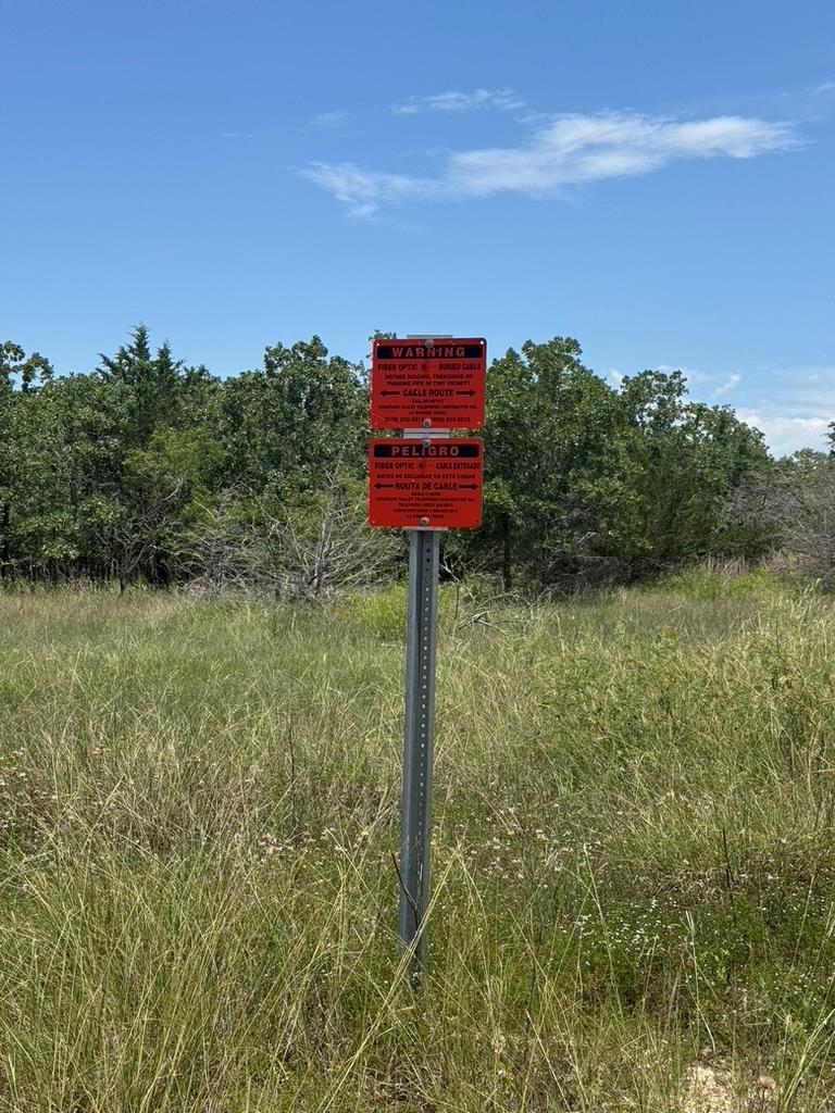 106 Wetjen Ln, West Point, TX 78963