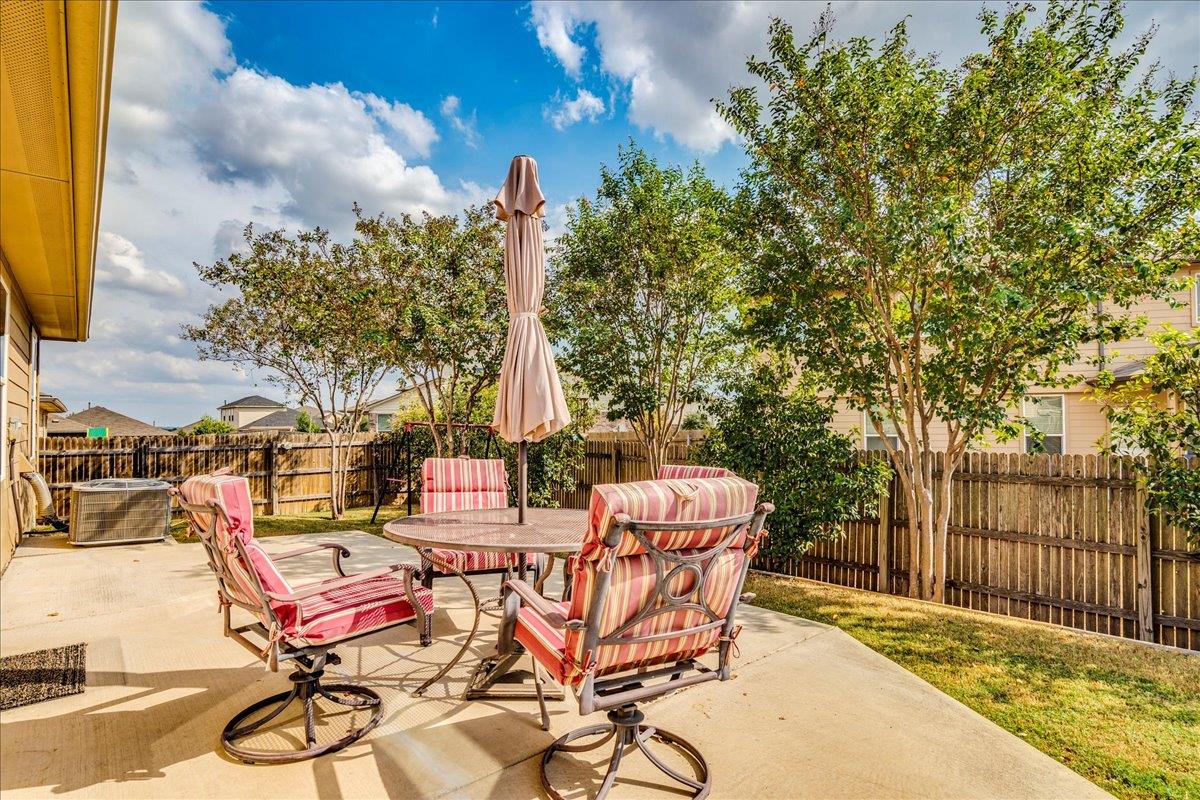 290 Dusky Thrush Dr, Kyle, TX 78640