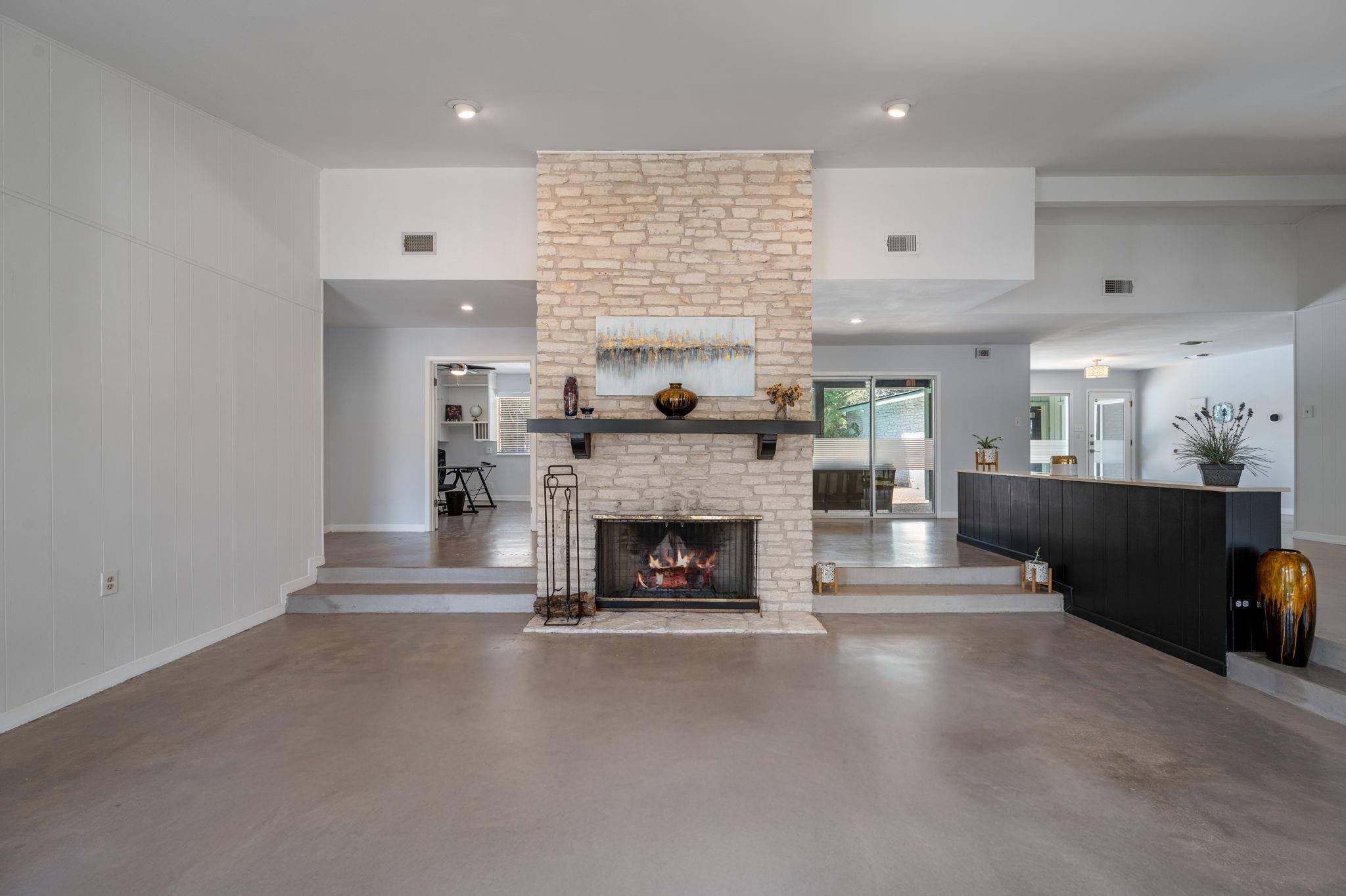 701 Dragon, Lakeway, TX 78734