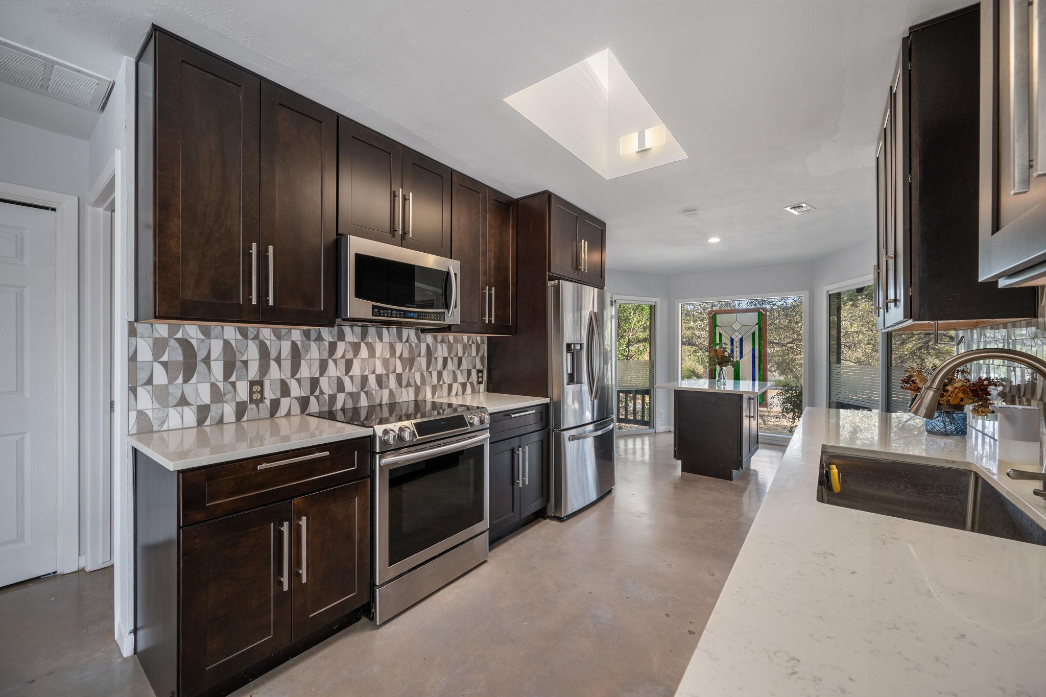 701 Dragon, Lakeway, TX 78734