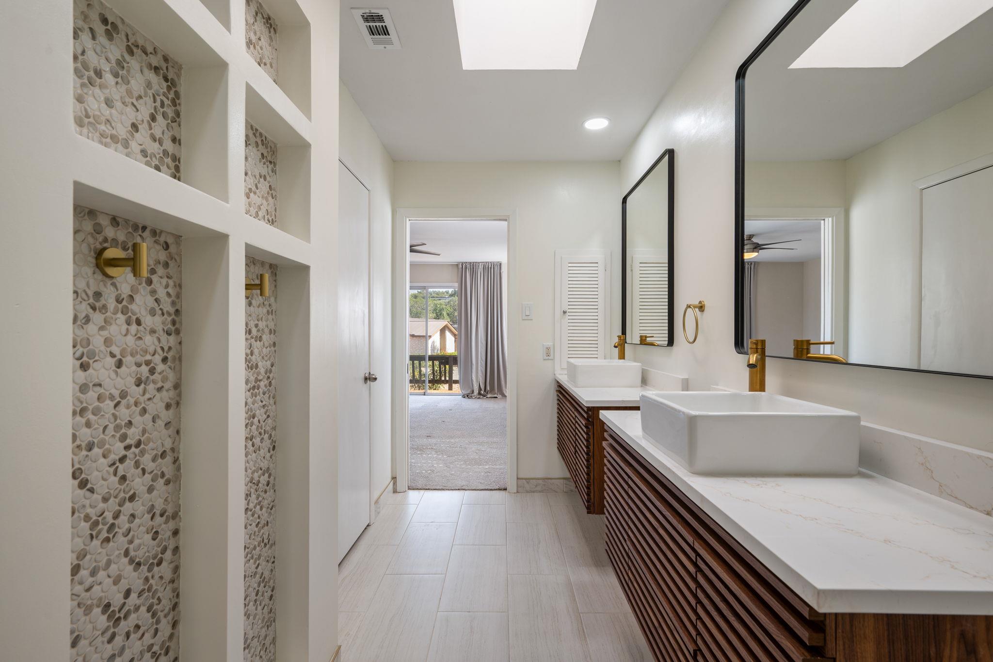 701 Dragon, Lakeway, TX 78734