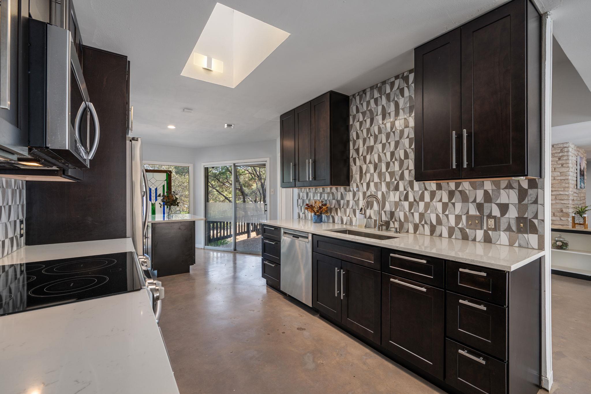 701 Dragon, Lakeway, TX 78734