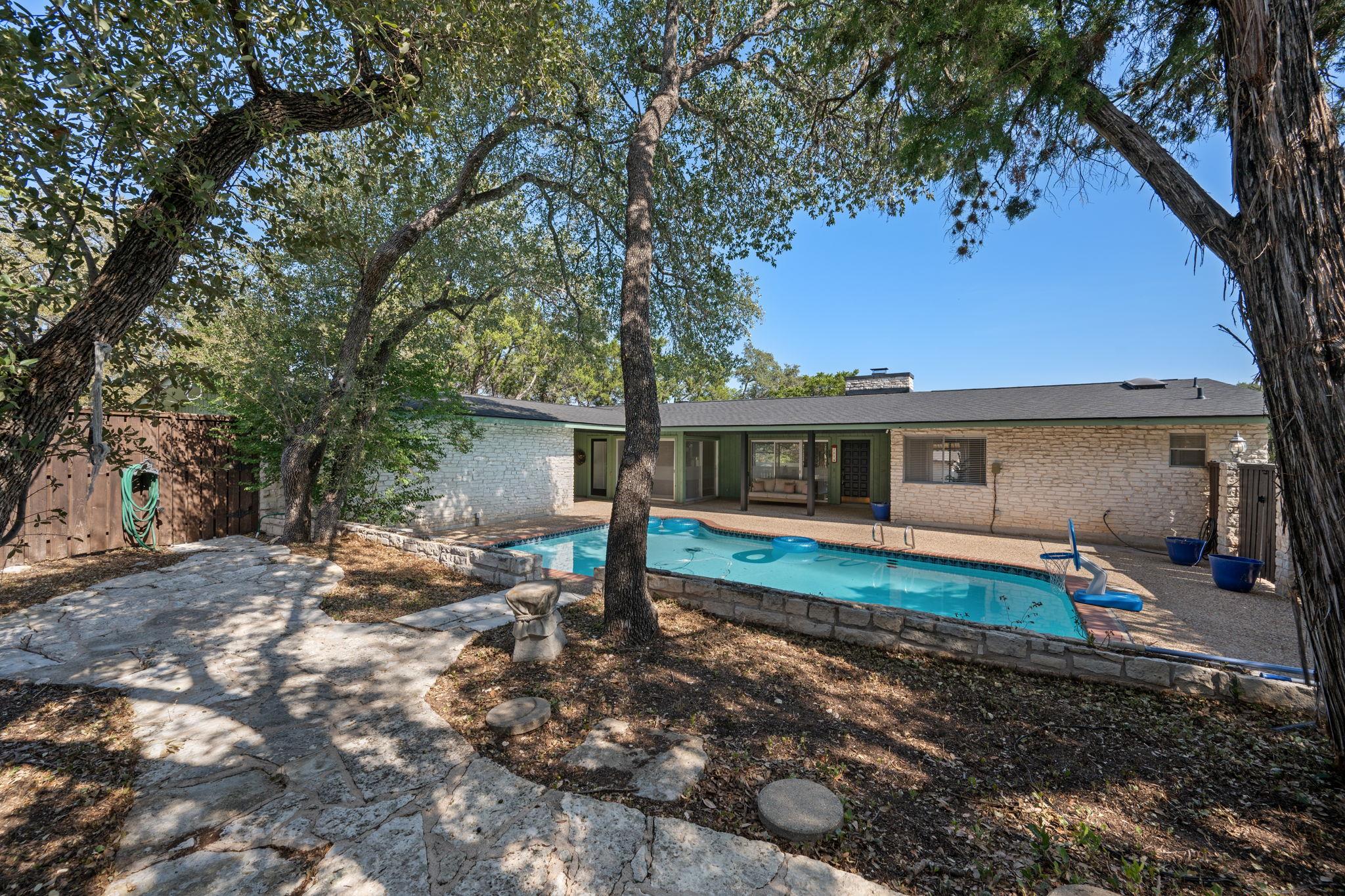 701 Dragon, Lakeway, TX 78734