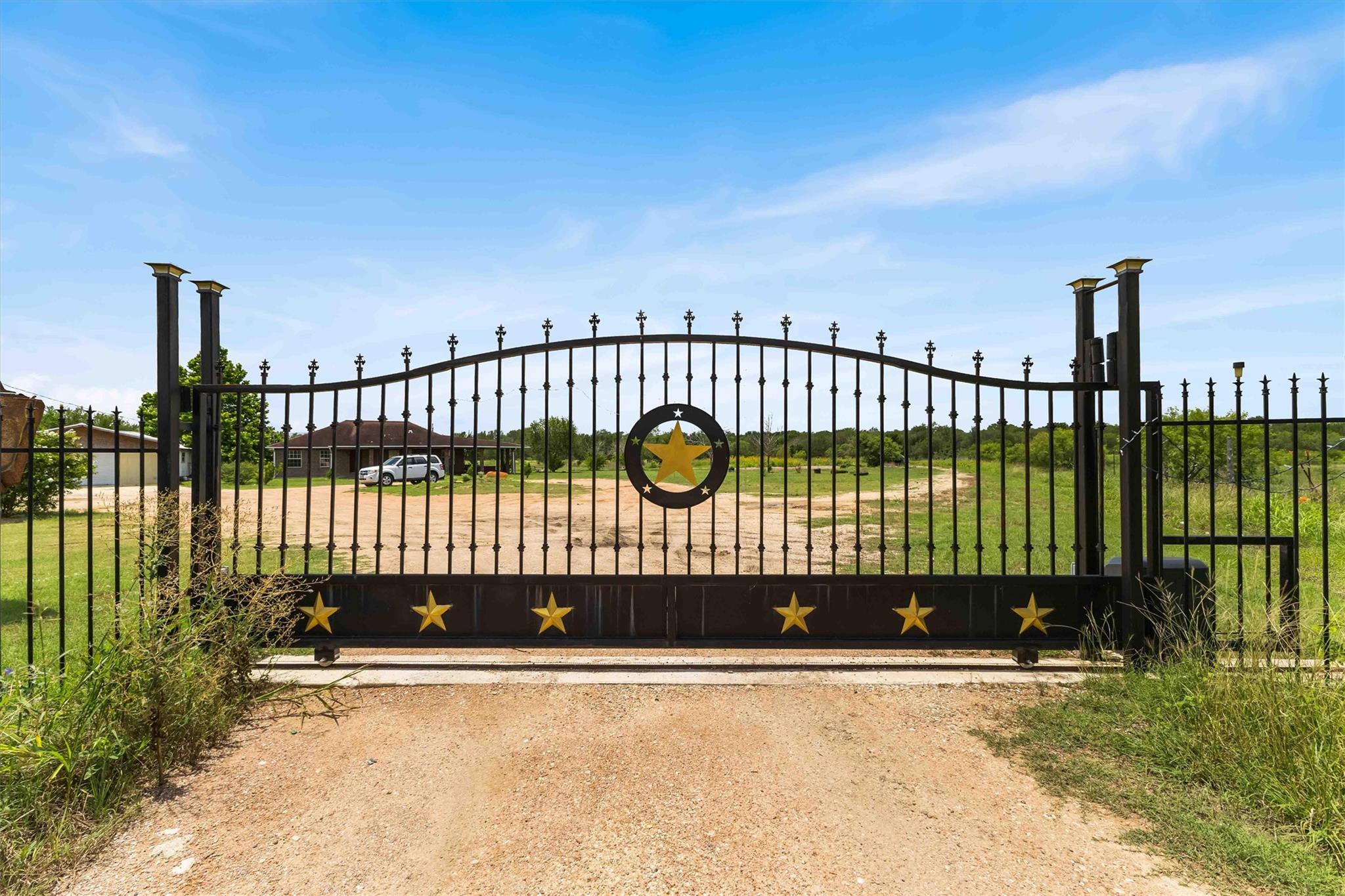 12212 Ballerstedt Rd, Elgin, TX 78621