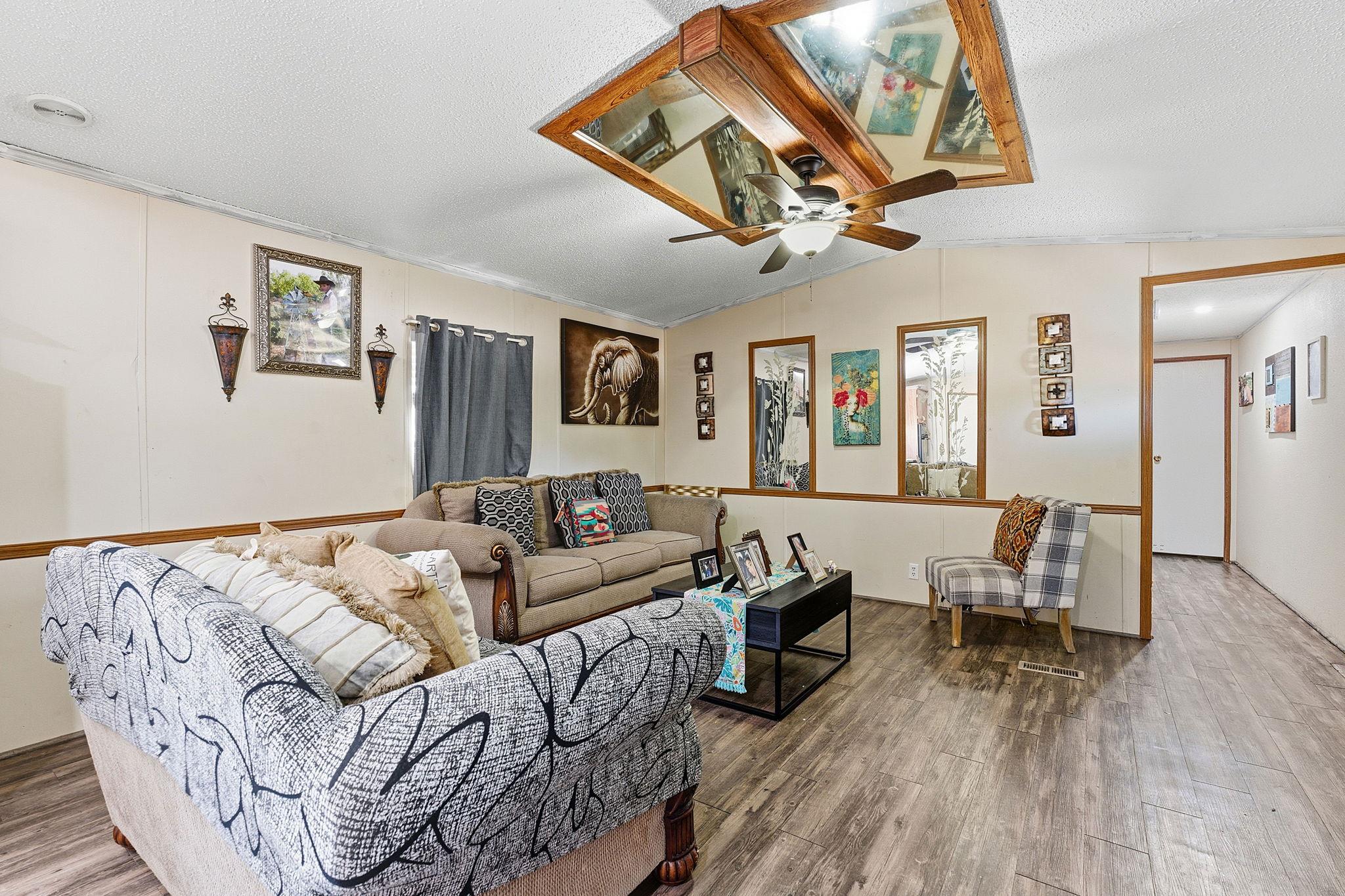 155 Forister Ranch Dr, Dale, TX 78616