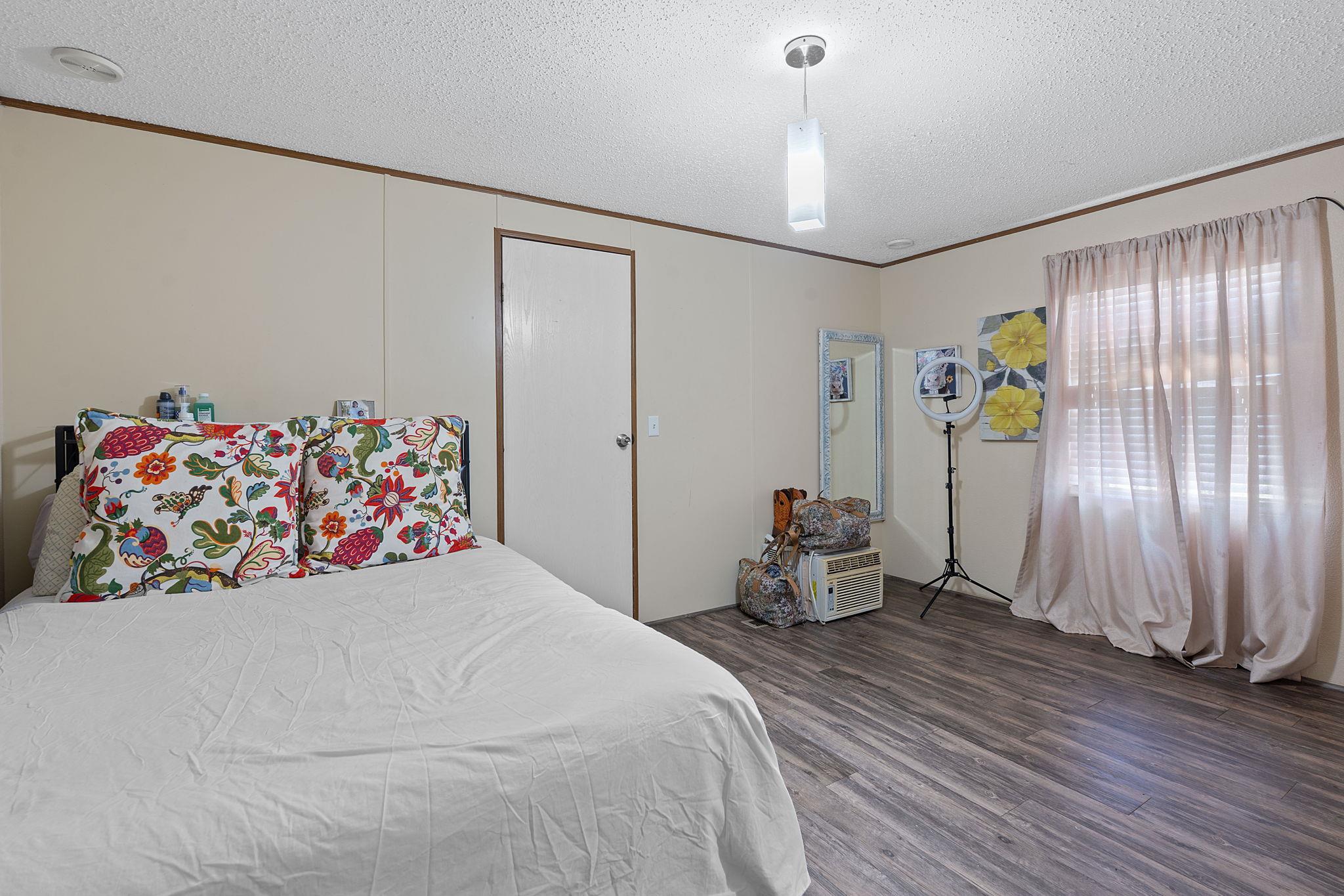 155 Forister Ranch Dr, Dale, TX 78616