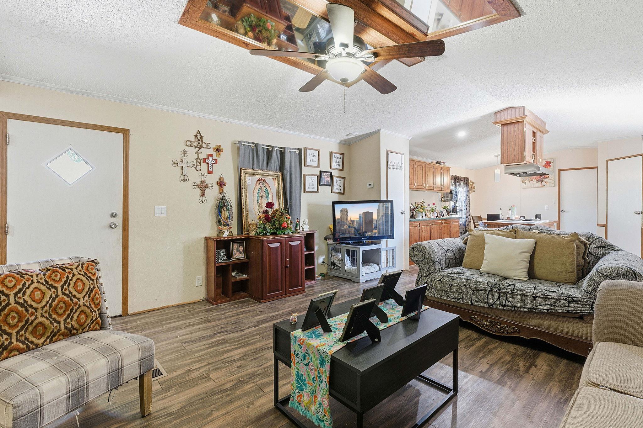 155 Forister Ranch Dr, Dale, TX 78616