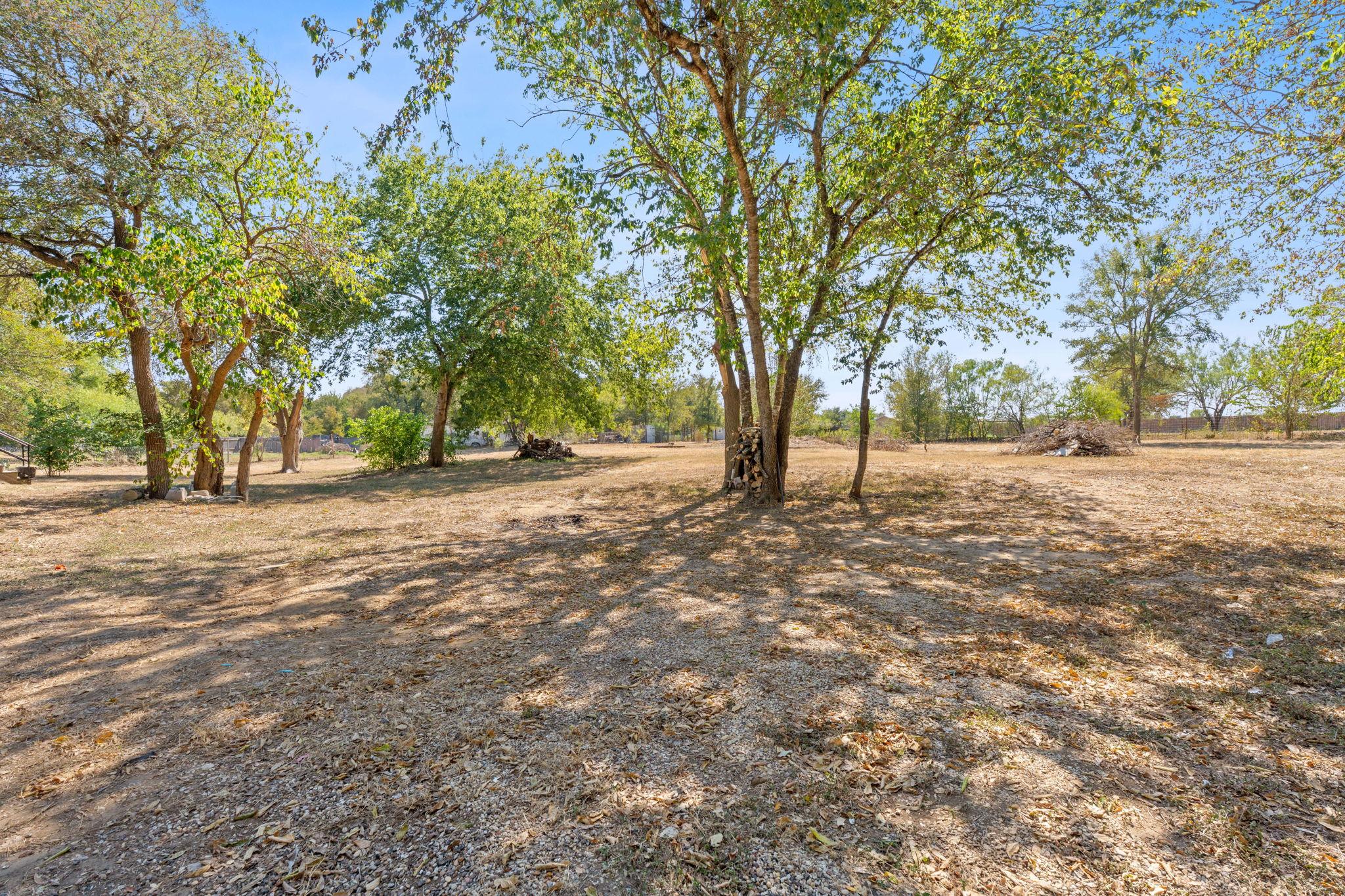 155 Forister Ranch Dr, Dale, TX 78616