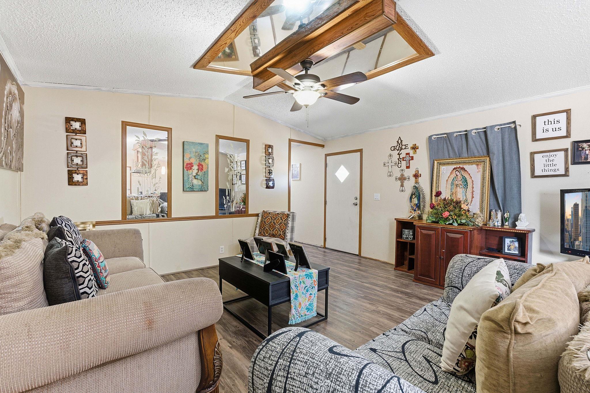 155 Forister Ranch Dr, Dale, TX 78616