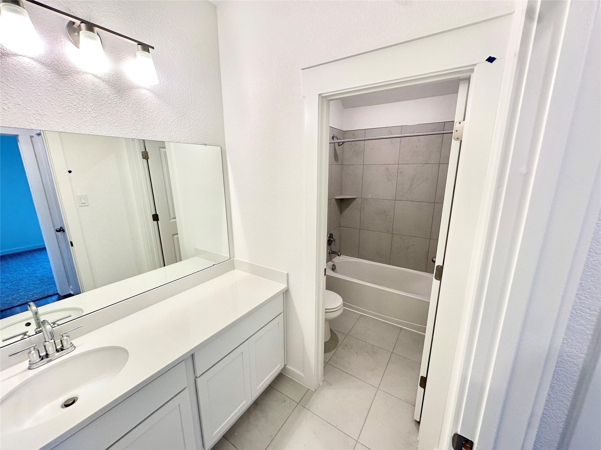 215 Bellie Ln, Kyle, TX 78640