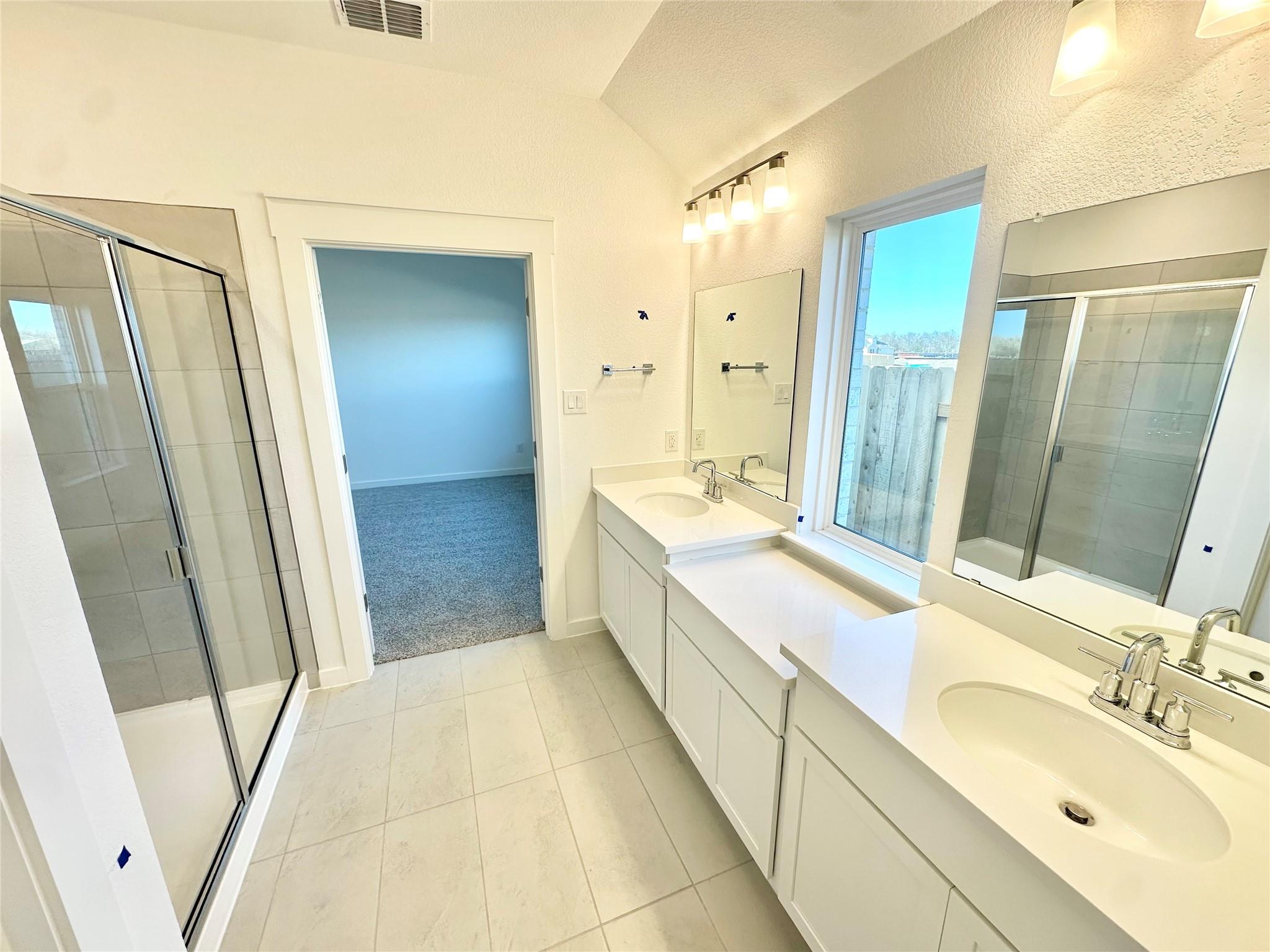 215 Bellie Ln, Kyle, TX 78640