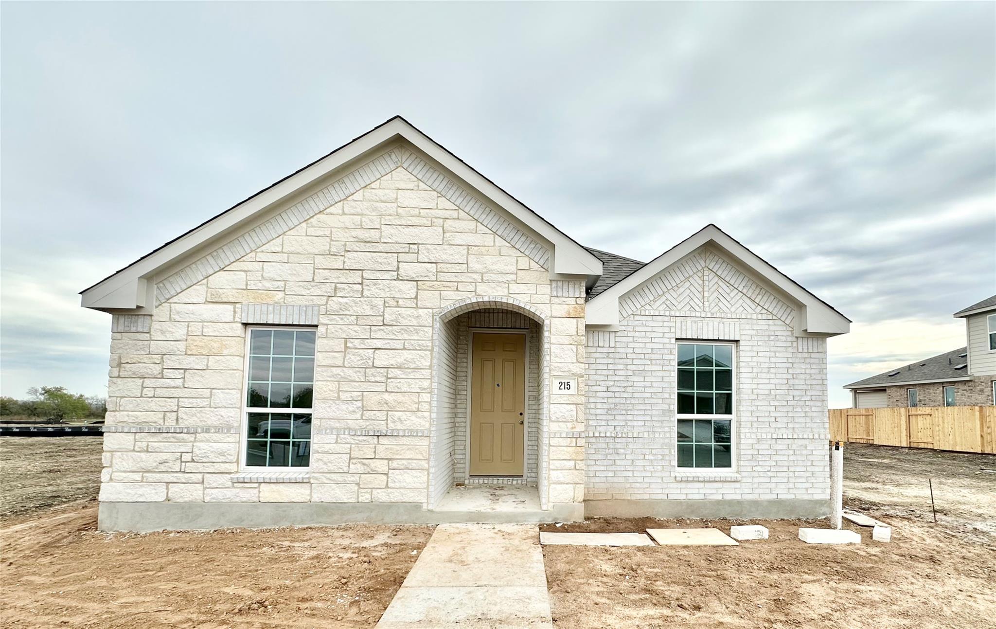 215 Bellie Ln, Kyle, TX 78640