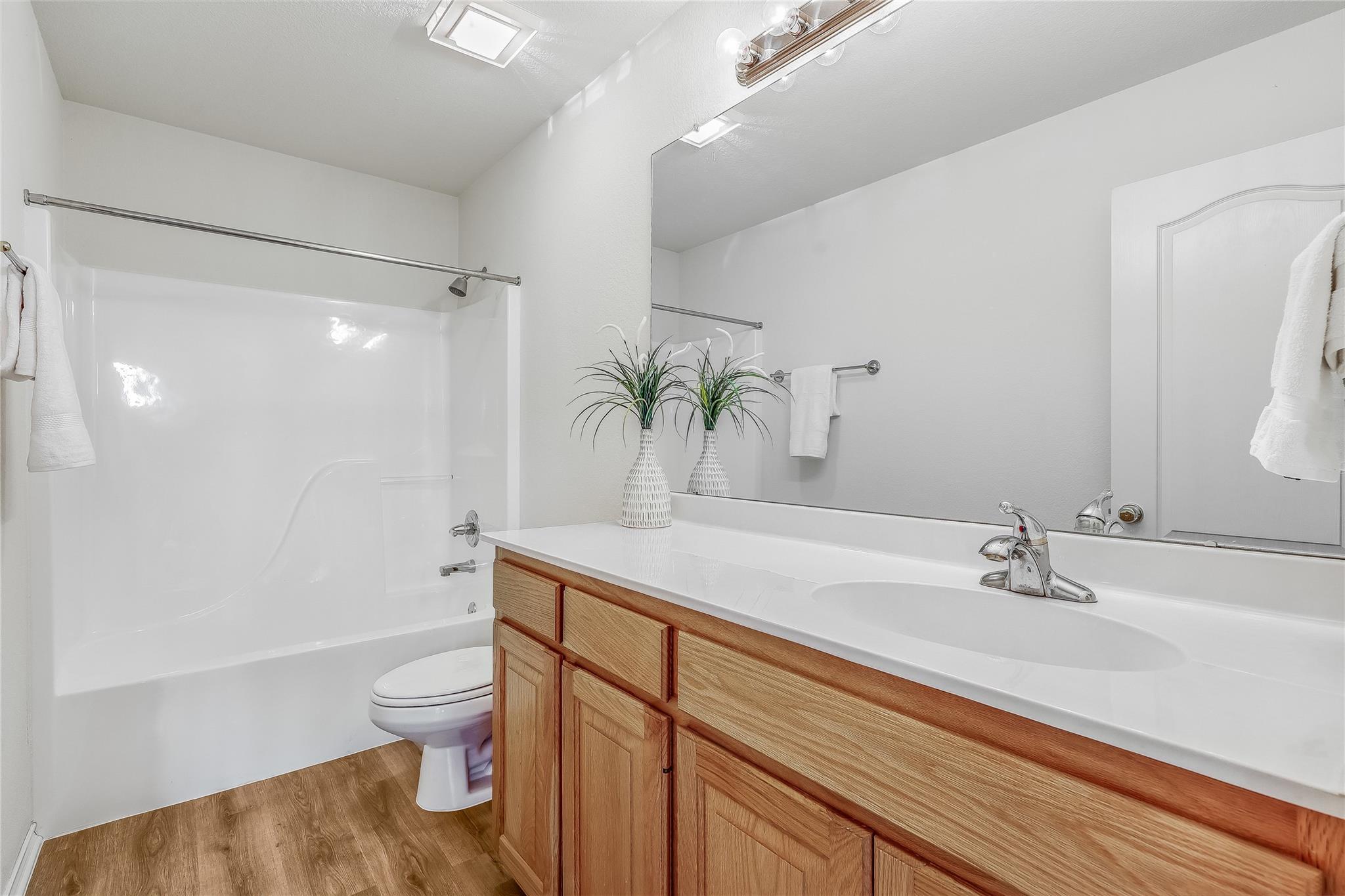 18906 Venture Dr, Point Venture, TX 78645