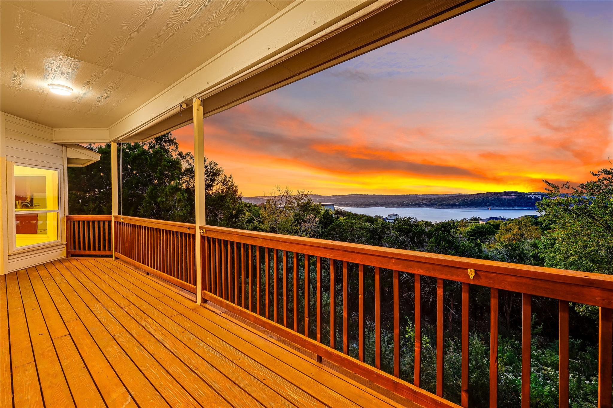 18906 Venture Dr, Point Venture, TX 78645