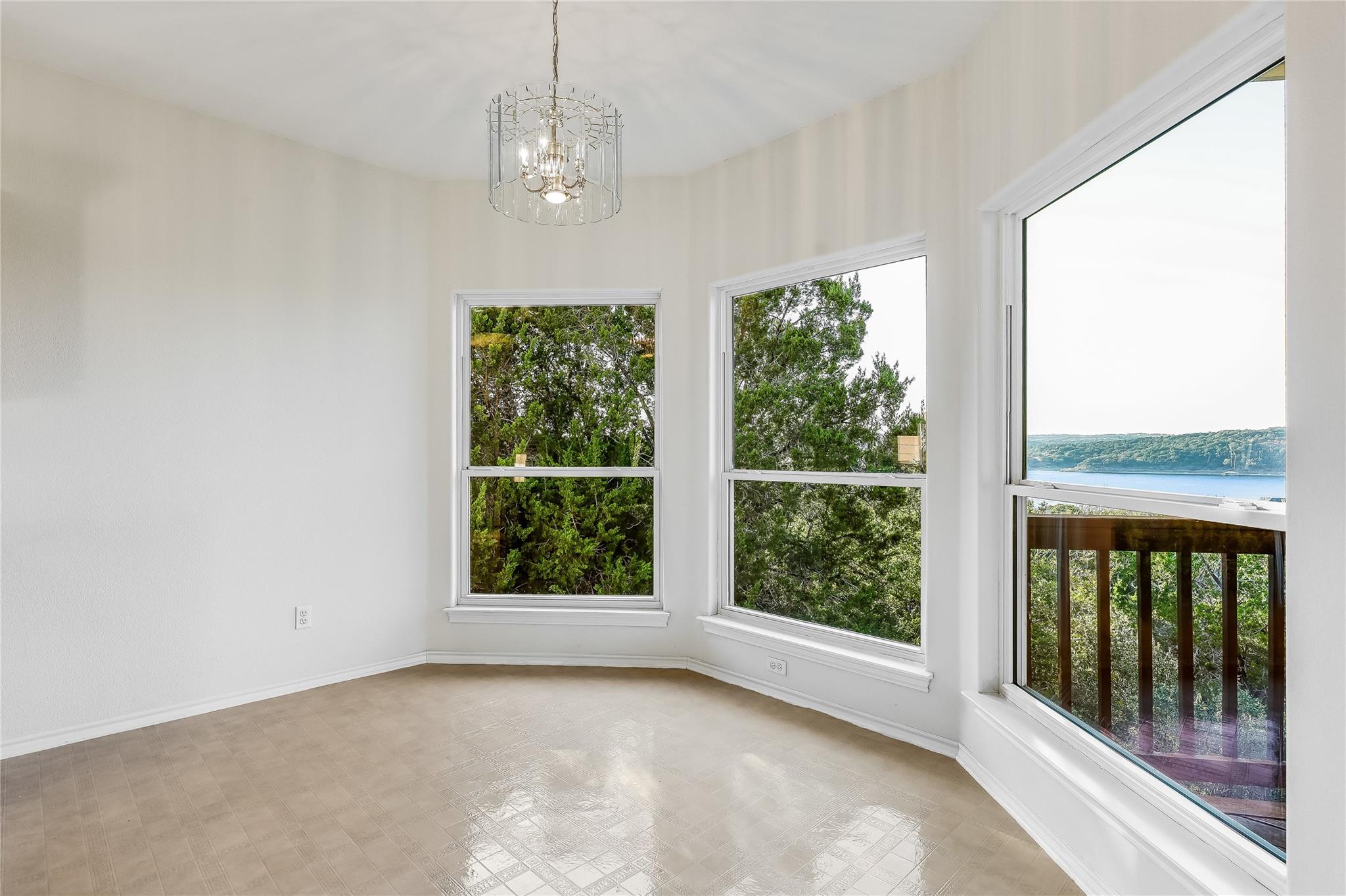 18906 Venture Dr, Point Venture, TX 78645