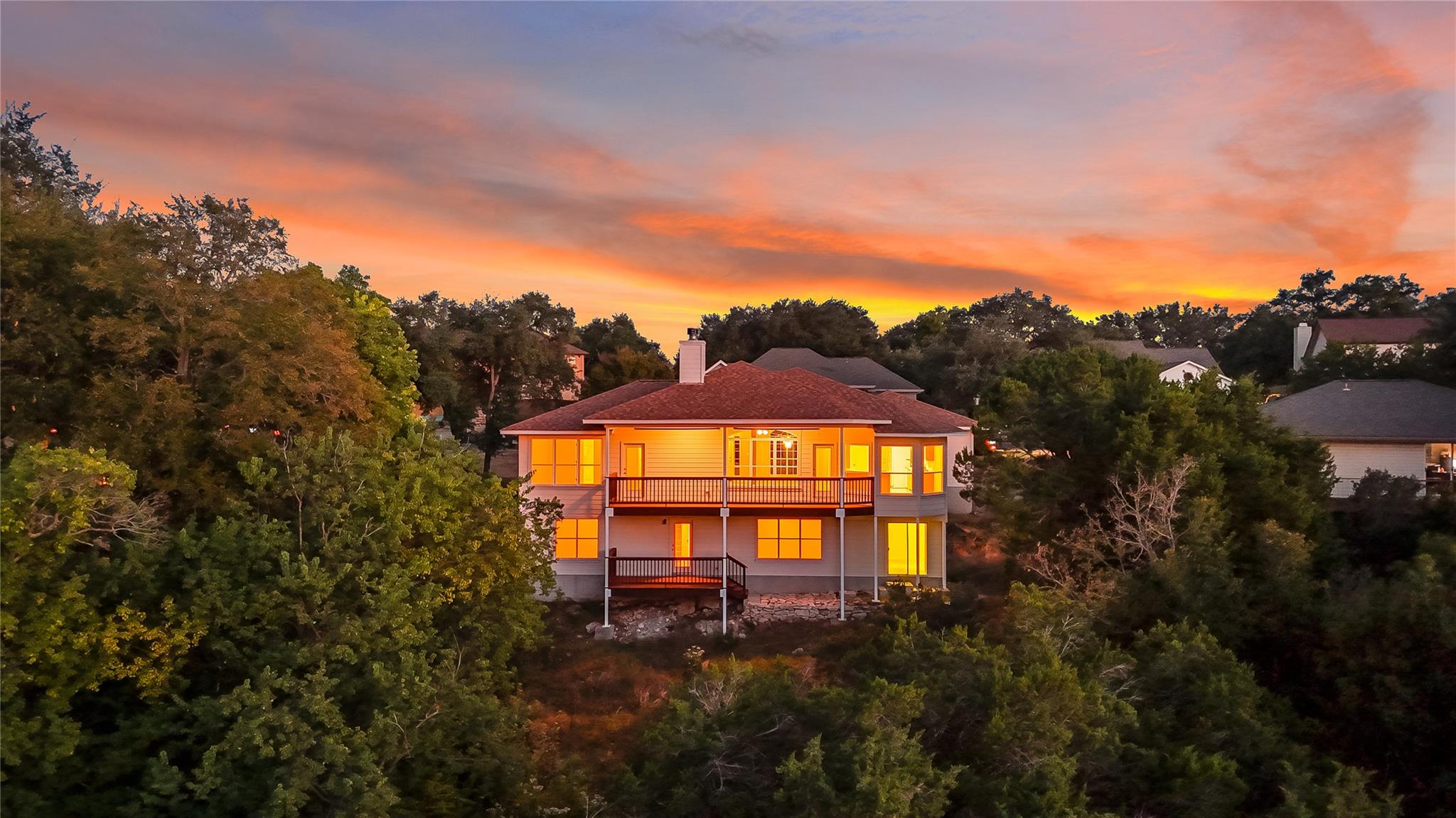 18906 Venture Dr, Point Venture, TX 78645