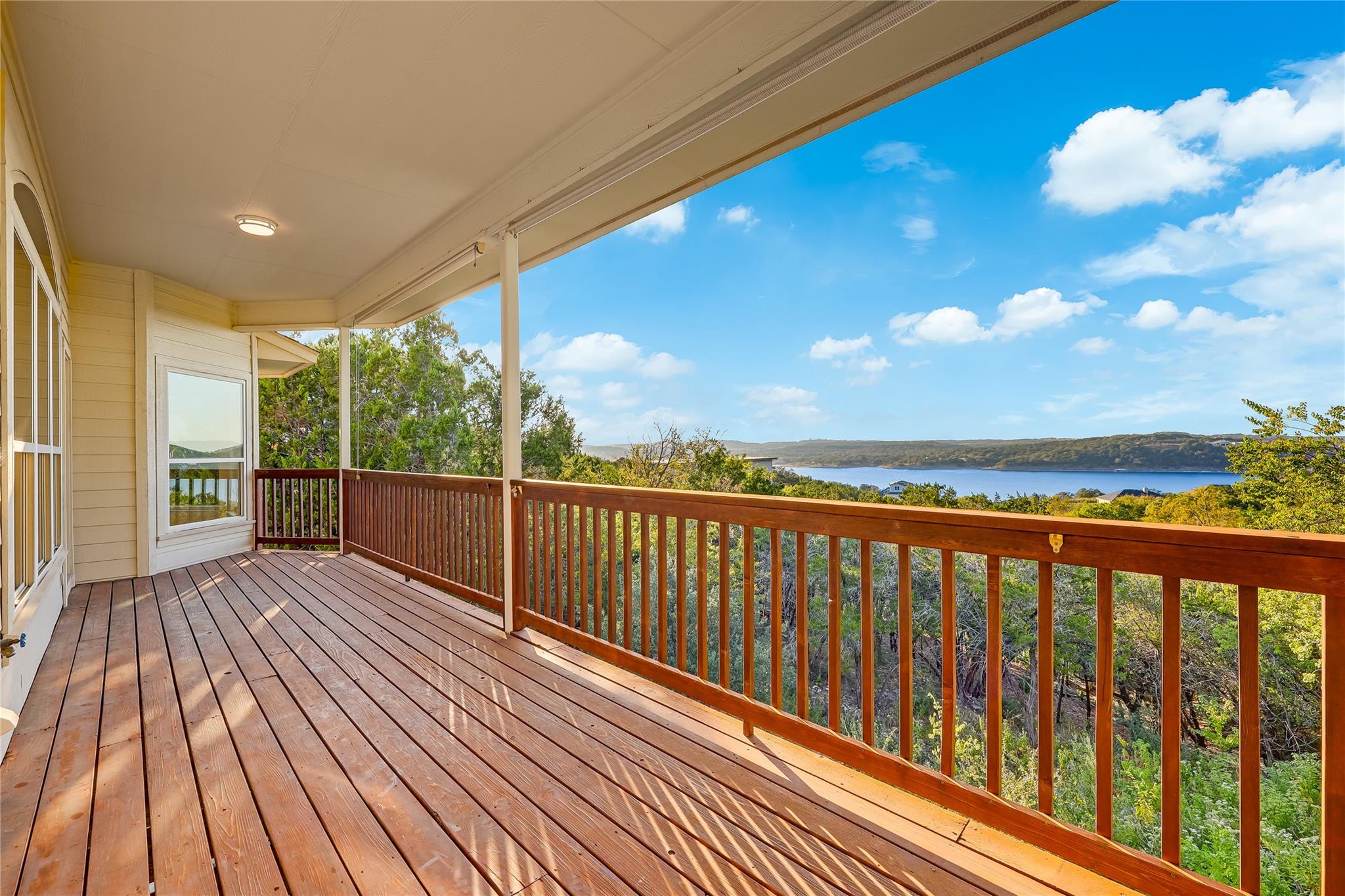 18906 Venture Dr, Point Venture, TX 78645