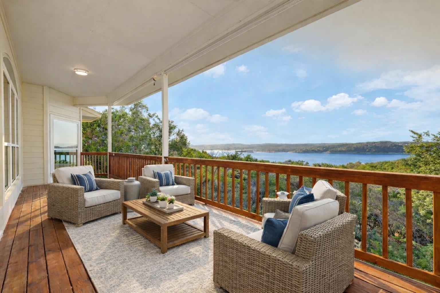 18906 Venture Dr, Point Venture, TX 78645