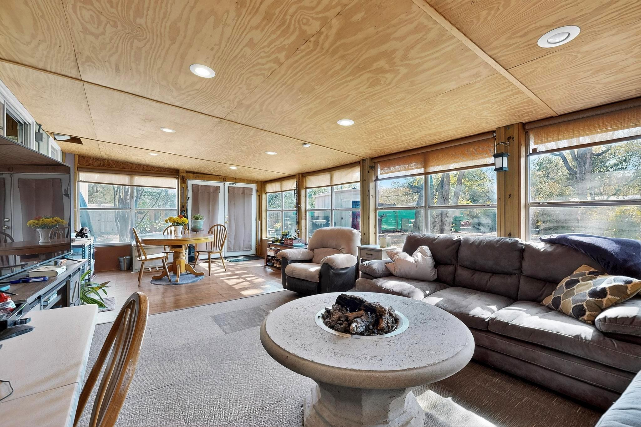 15711 La Hacienda Dr, Austin, TX 78734