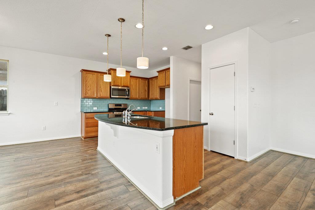 117 Wapiti Rd, Buda, TX 78610