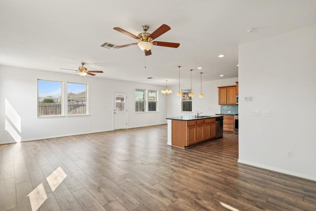 117 Wapiti Rd, Buda, TX 78610