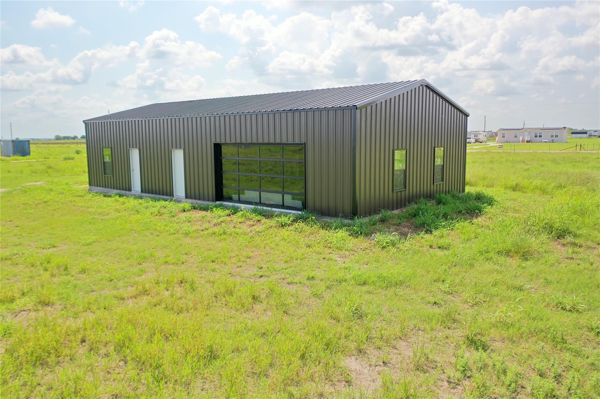 261 County Road 423, Taylor, TX 76574