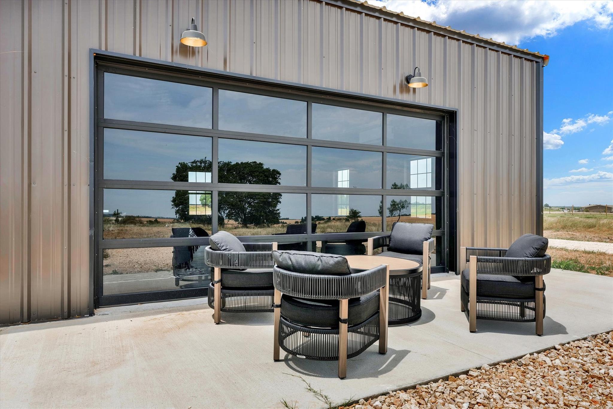 261 County Road 423, Taylor, TX 76574