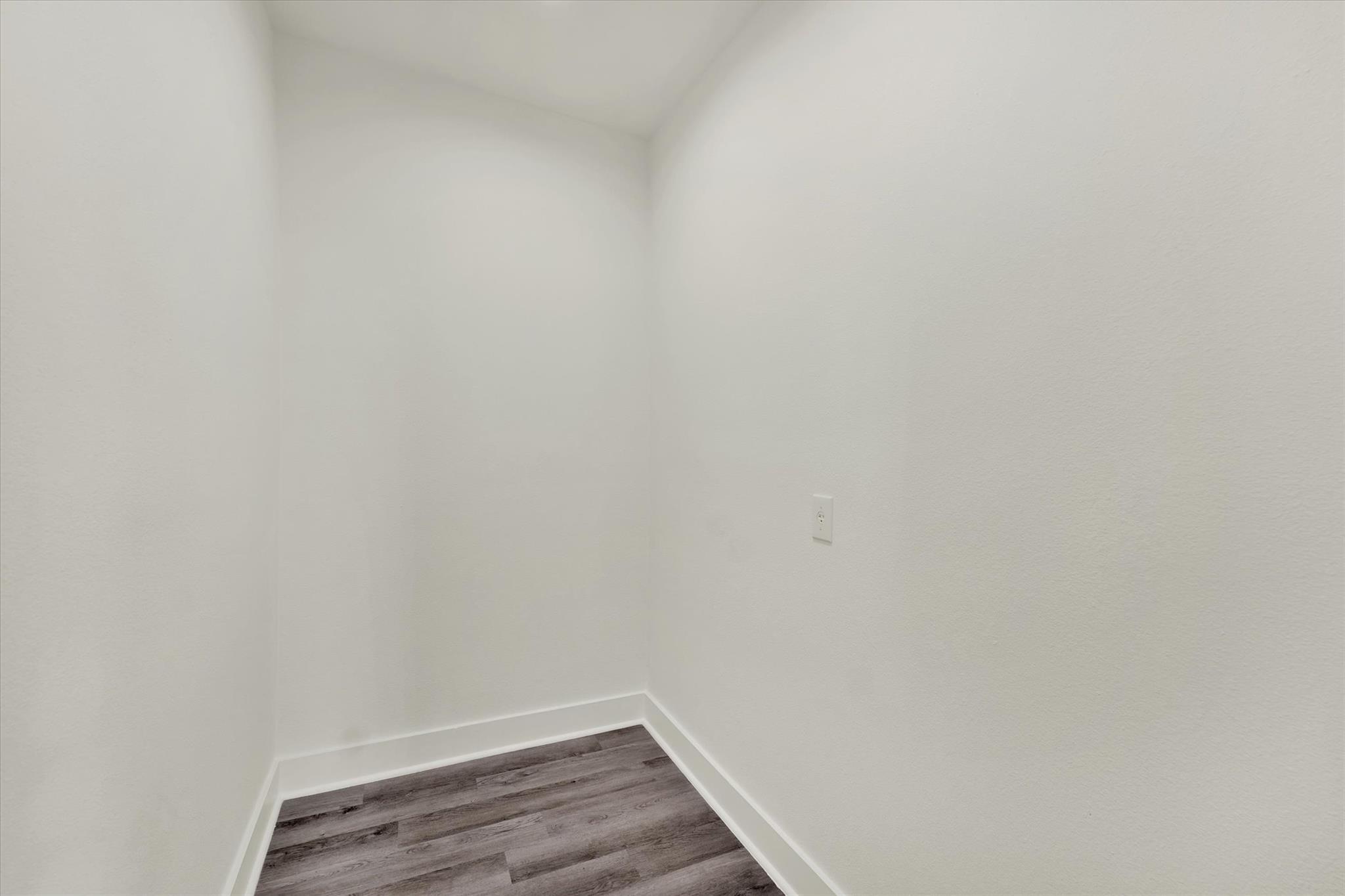 261 County Road 423, Taylor, TX 76574