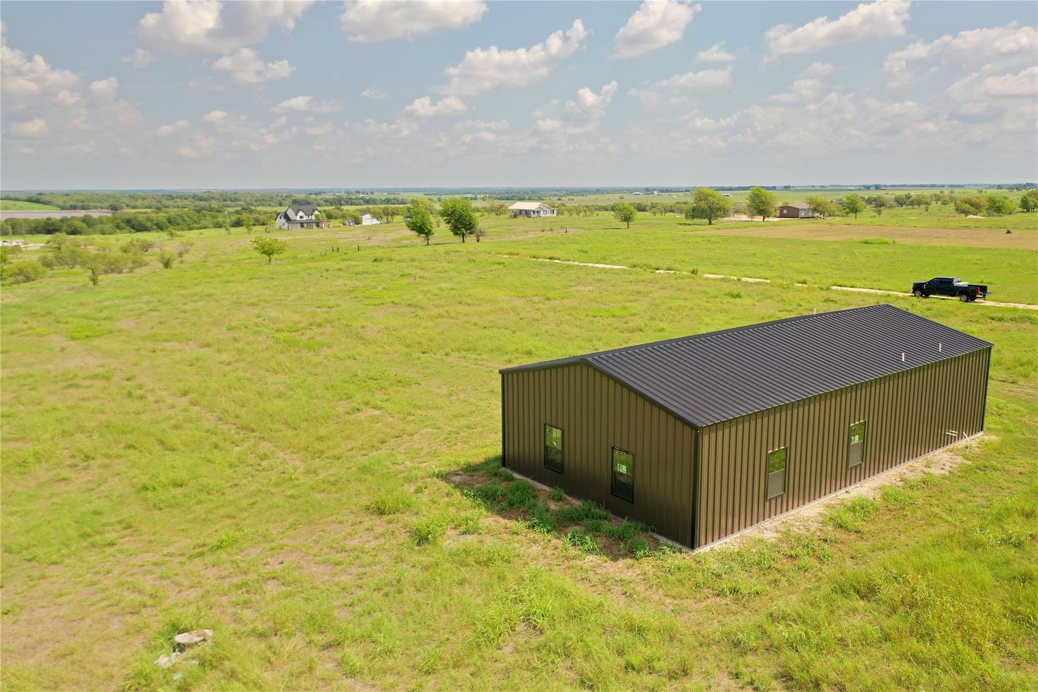 261 County Road 423, Taylor, TX 76574