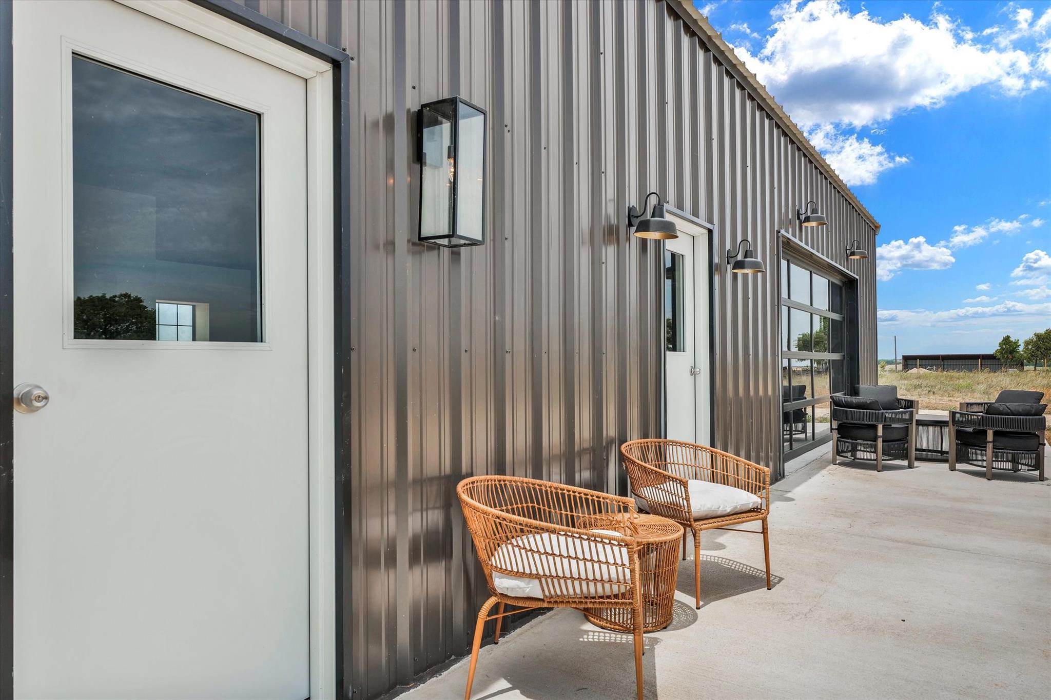 261 County Road 423, Taylor, TX 76574