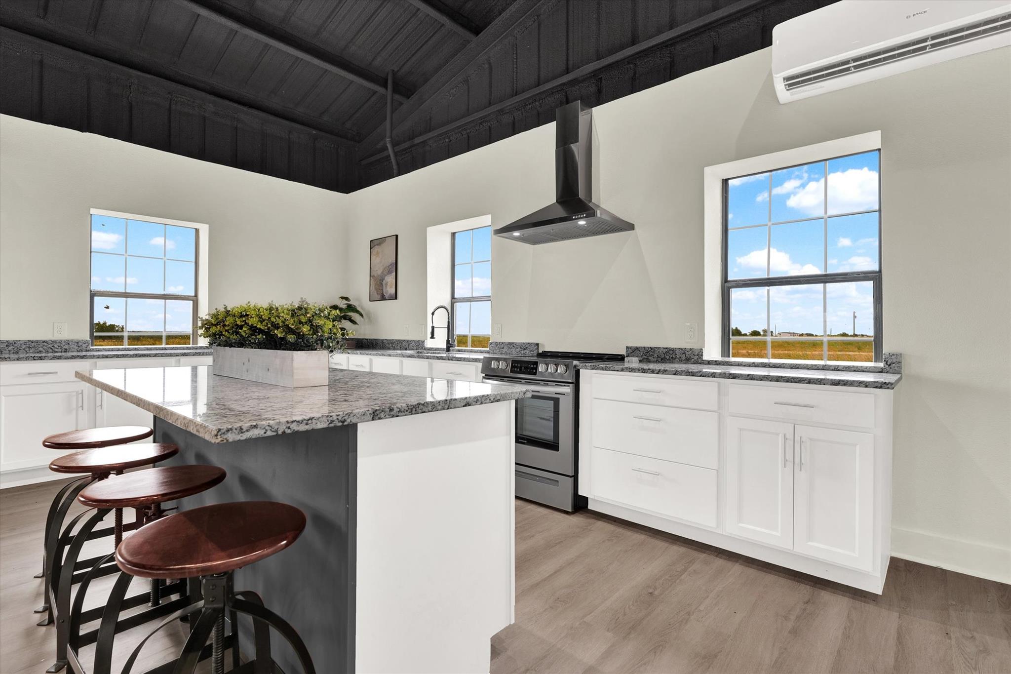 261 County Road 423, Taylor, TX 76574