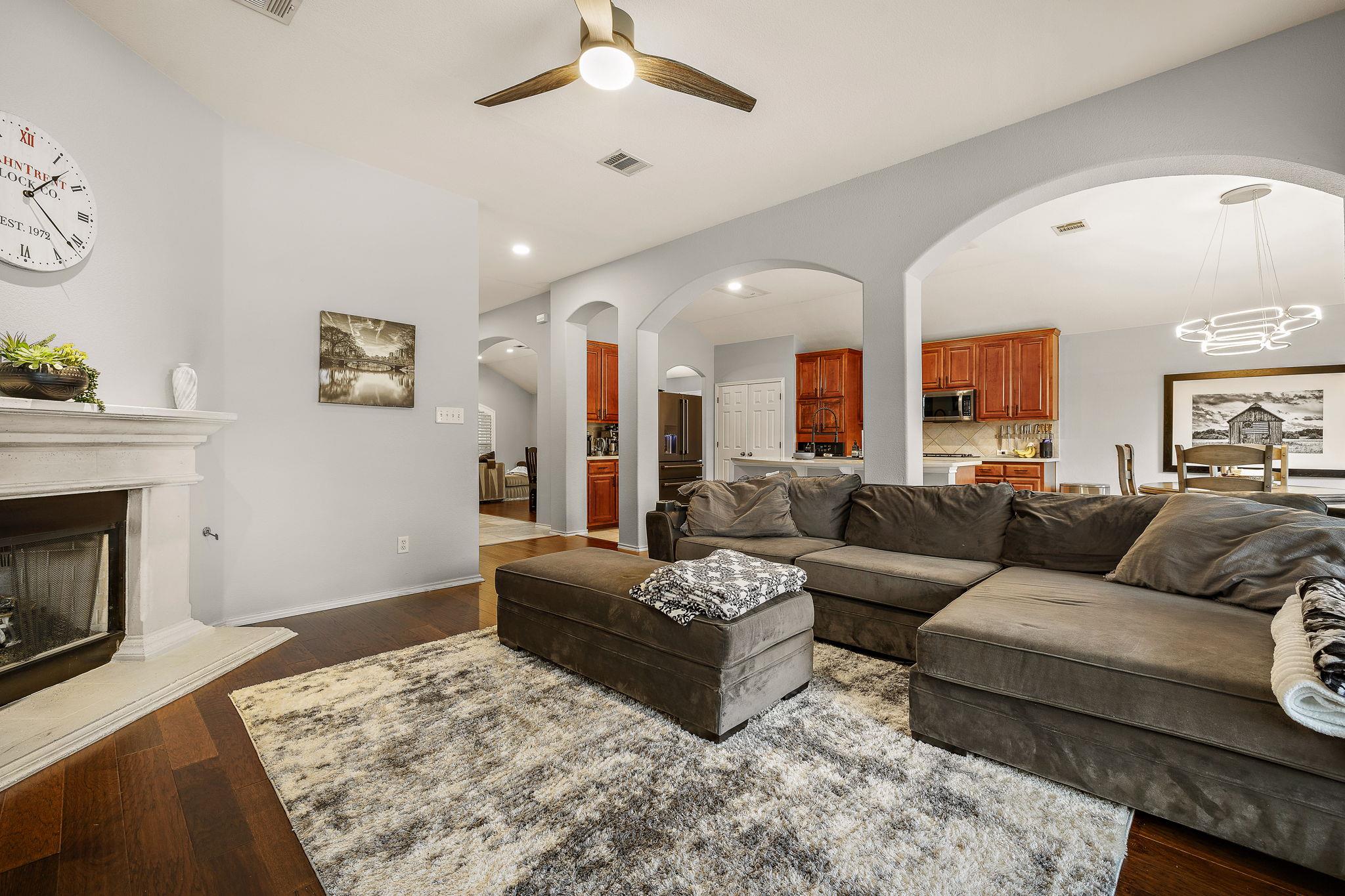 2012 Foothills, Leander, TX 78641