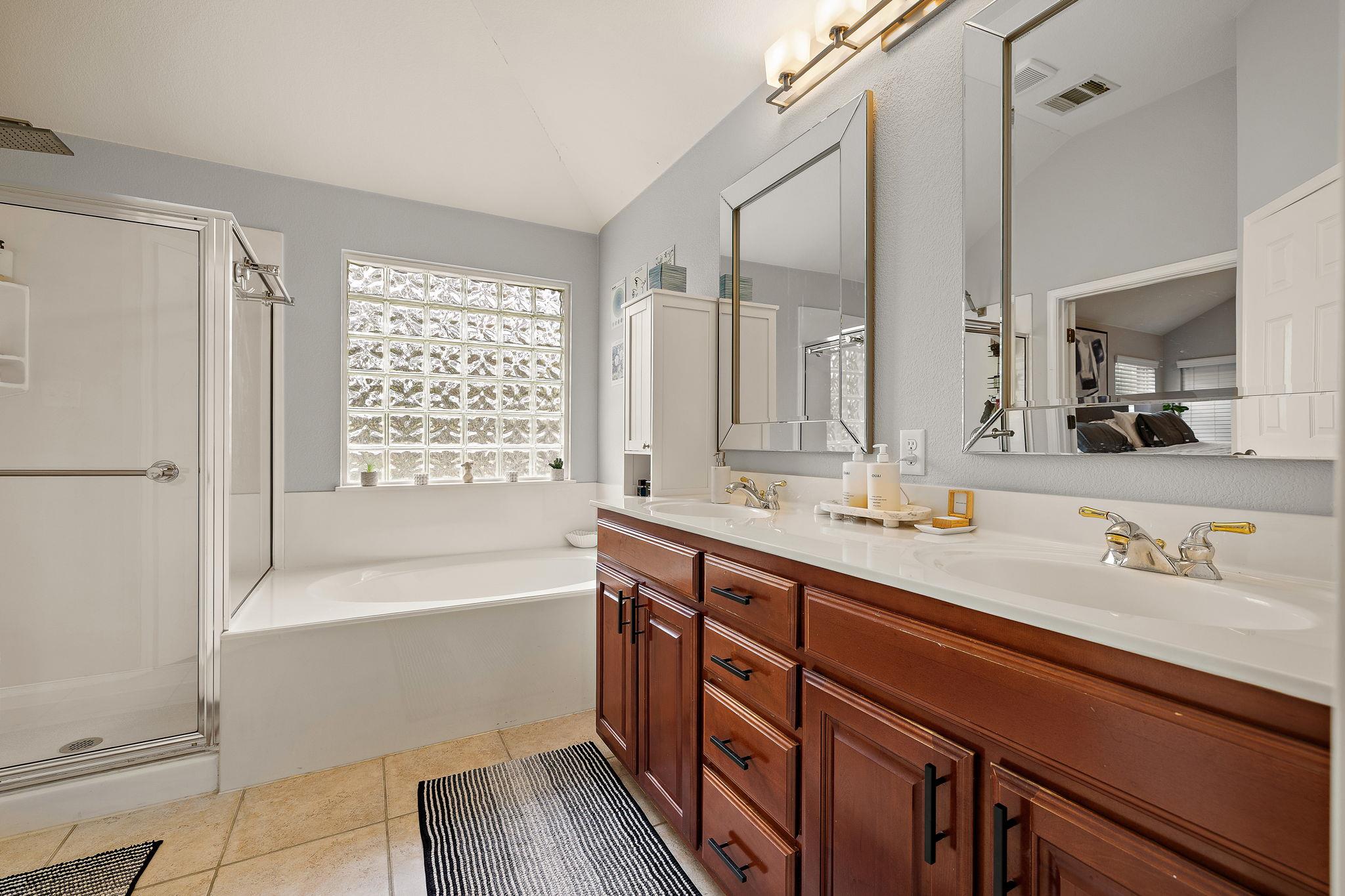 2012 Foothills, Leander, TX 78641