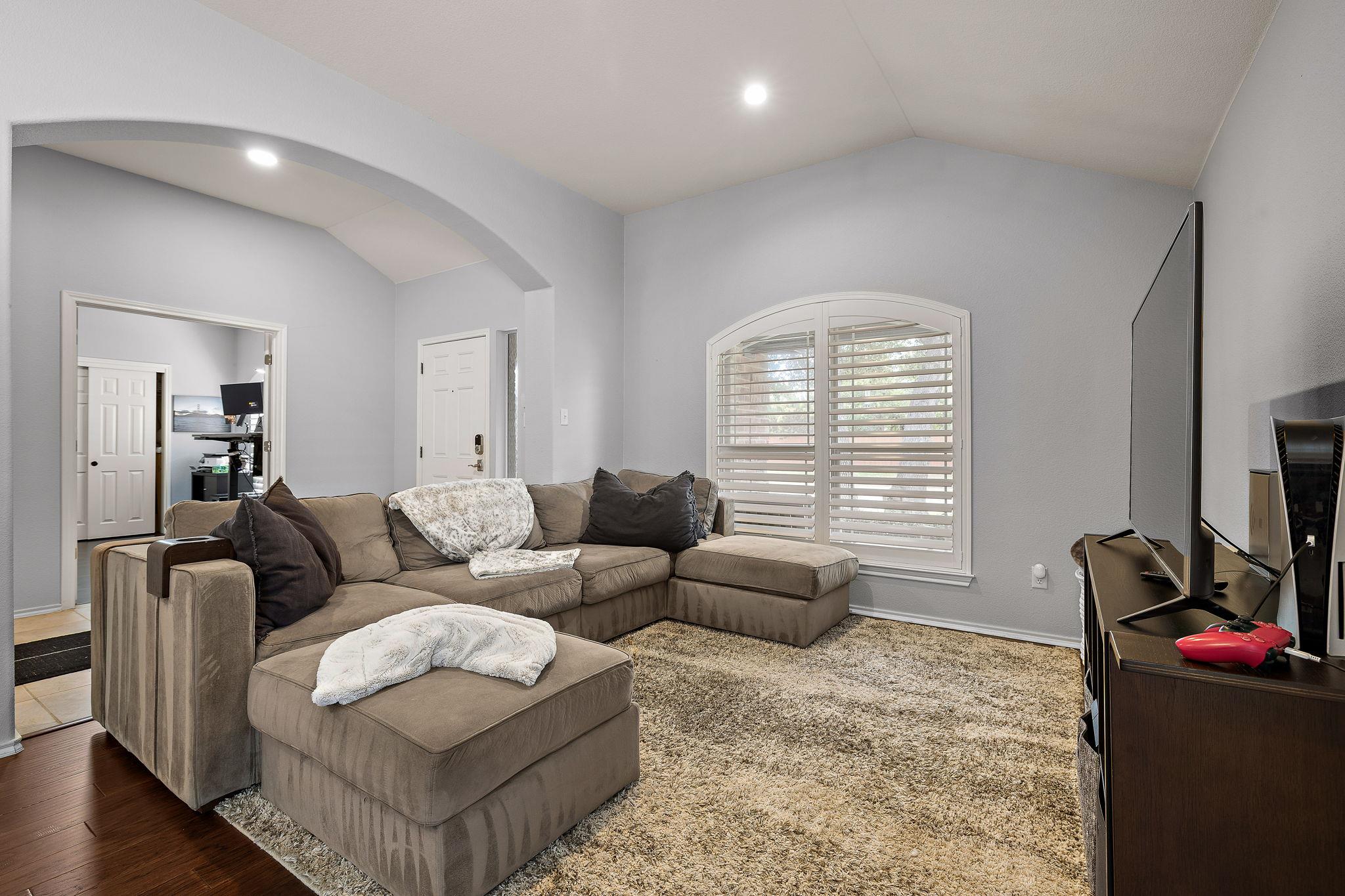 2012 Foothills, Leander, TX 78641