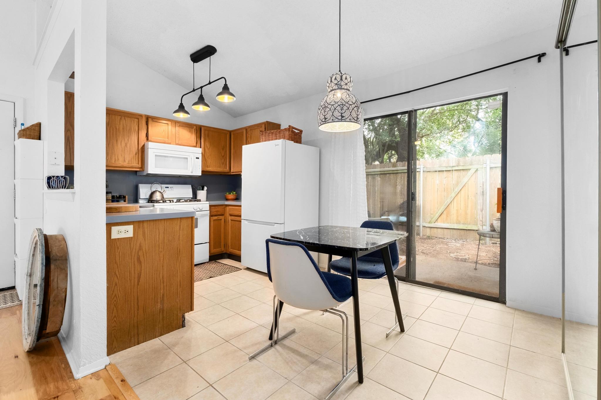 11901 Swearingen Dr # 43-I, Austin, TX 78758