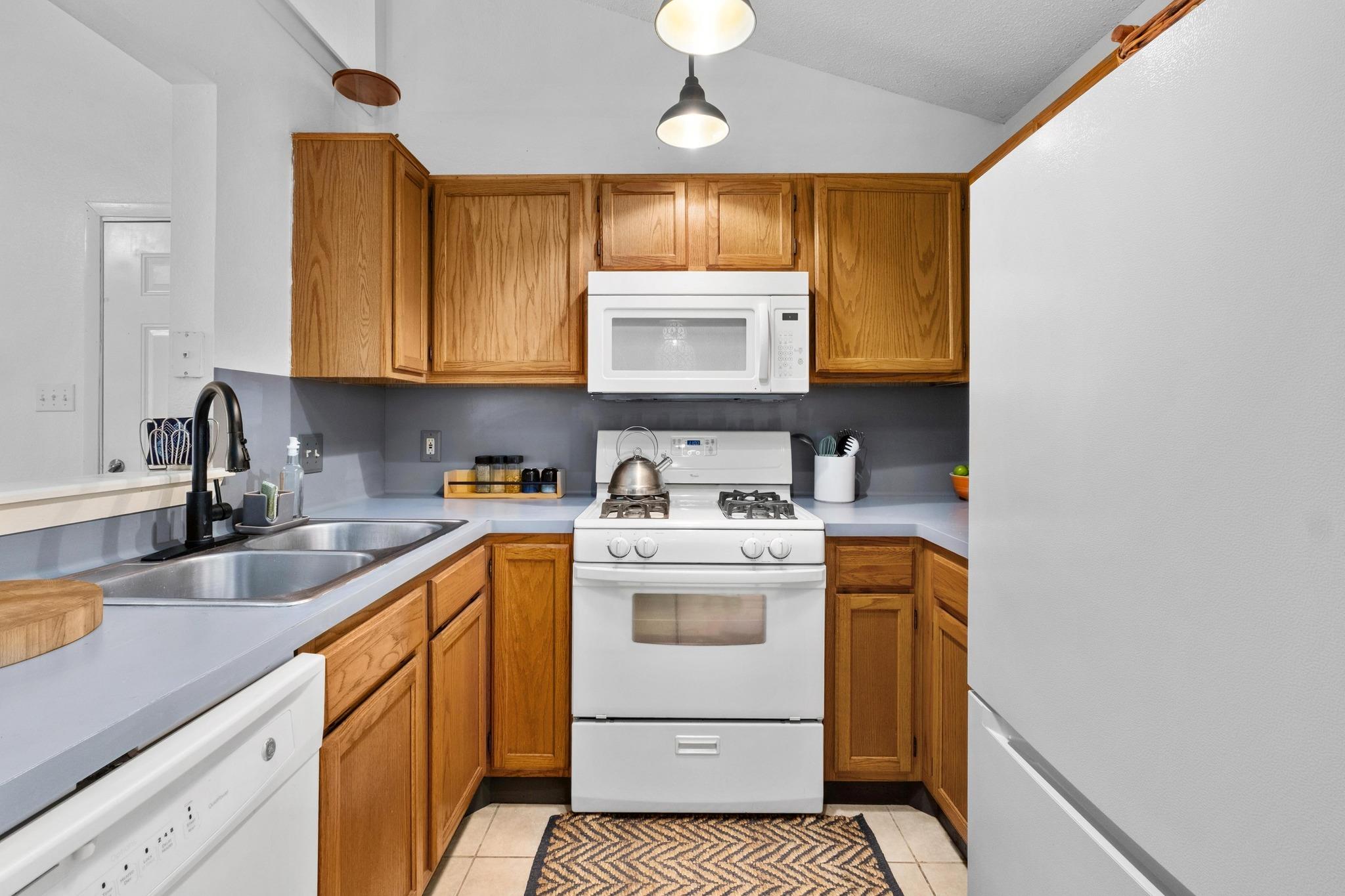 11901 Swearingen Dr # 43-I, Austin, TX 78758