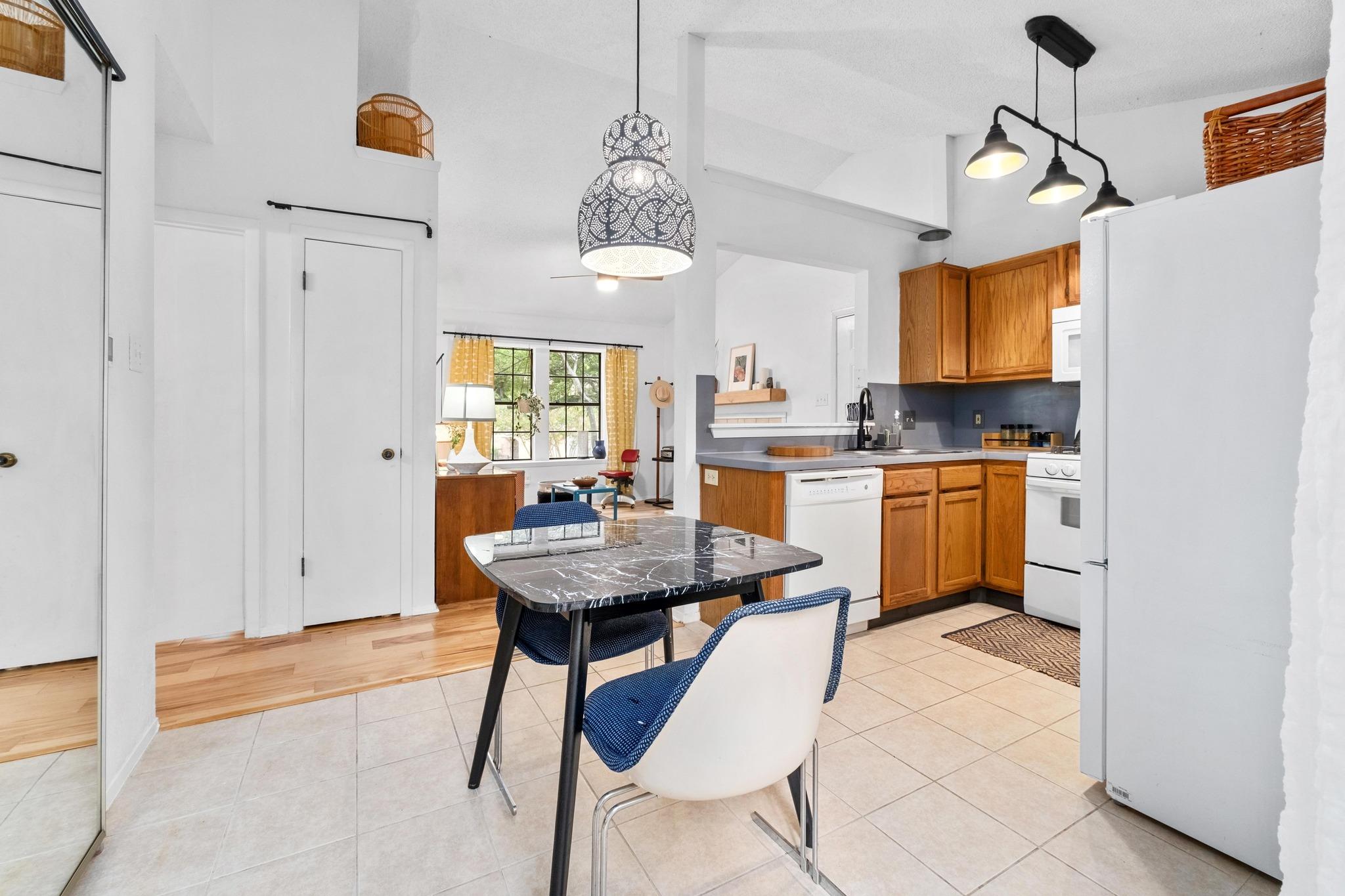 11901 Swearingen Dr # 43-I, Austin, TX 78758