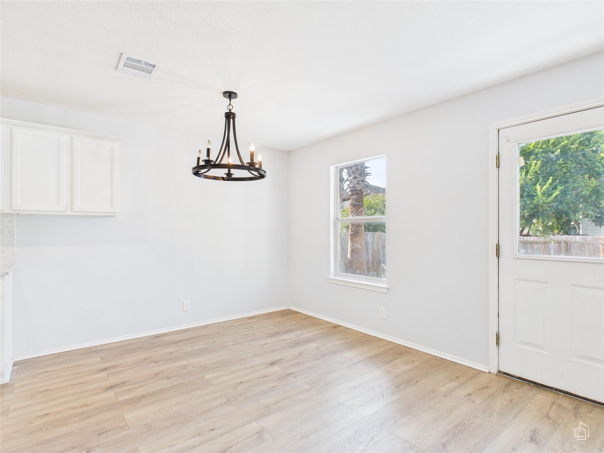 6733 Sabrina Dr, Austin, TX 78747